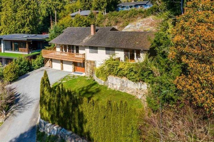 3895 Southridge Avenue, West Vancouver, V7V 3H9 — photo 5