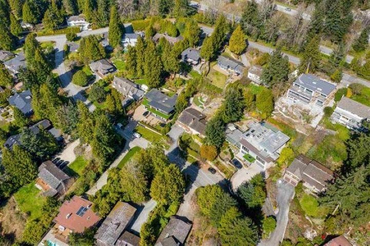 3895 Southridge Avenue, West Vancouver, V7V 3H9 — photo 4