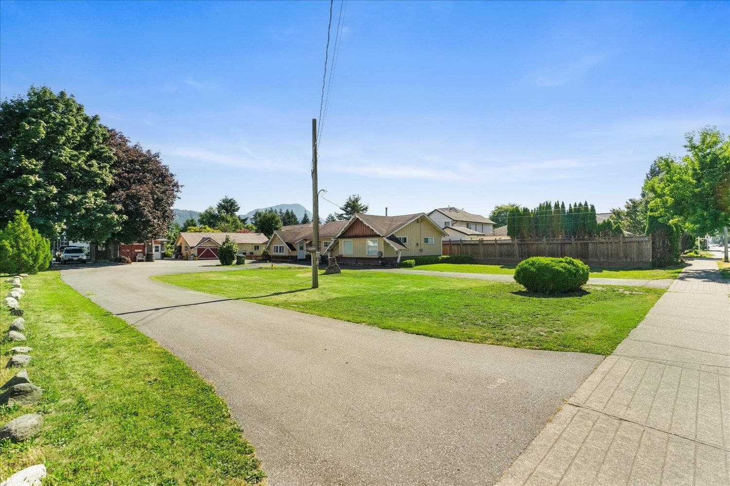 45240 South Sumas Road, Chilliwack, V2R 1W9 — photo 1