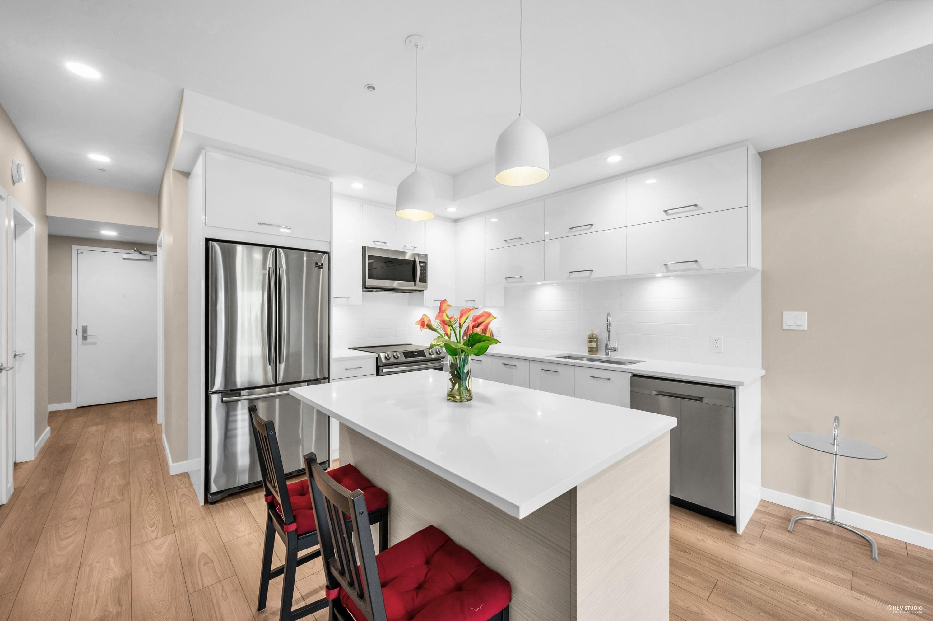 313 - 38033 Second Avenue, Squamish, V8B 0C4 — photo 2