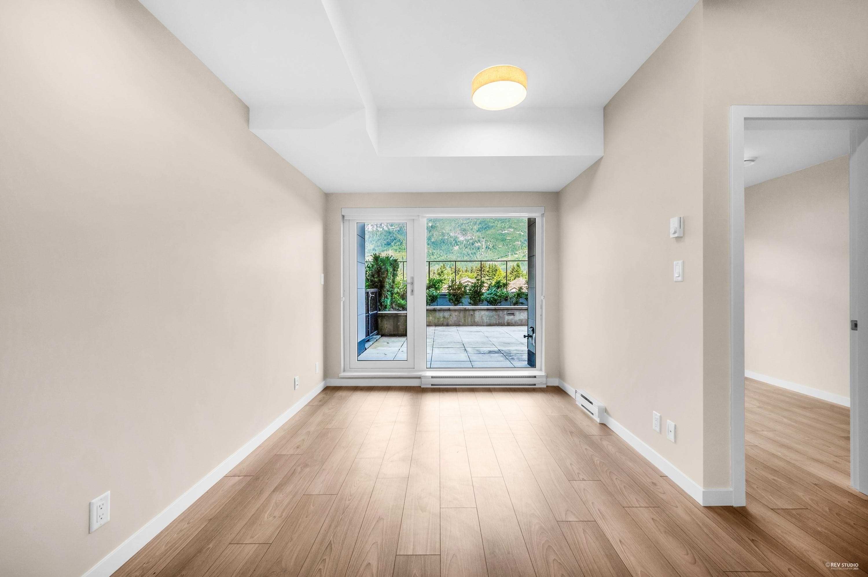 313 - 38033 Second Avenue, Squamish, V8B 0C4 — photo 5