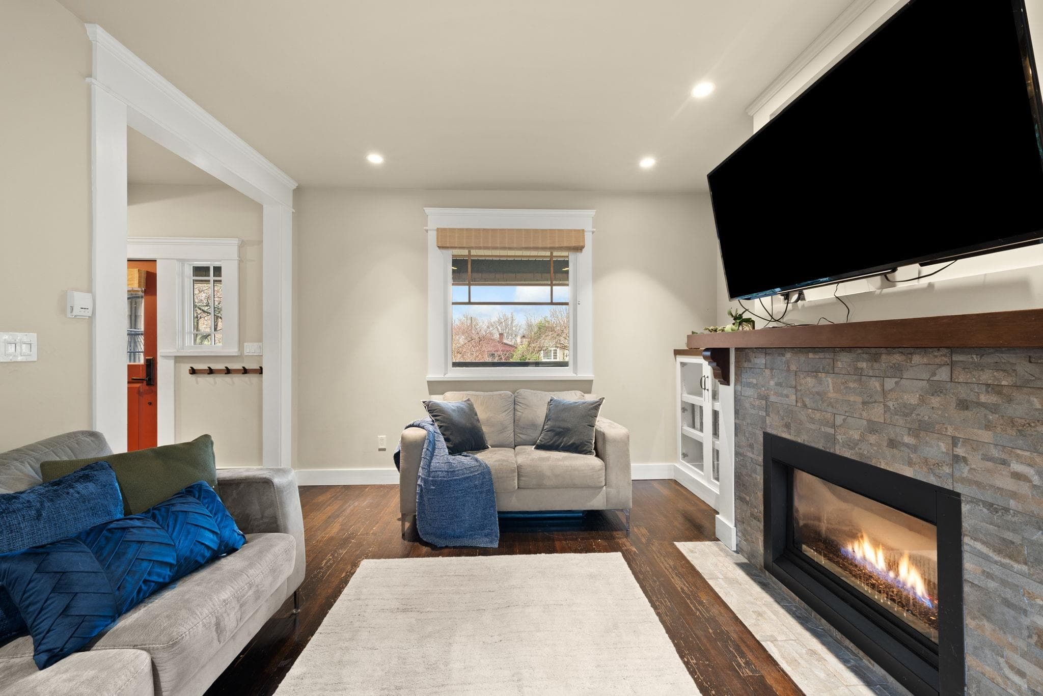 2576 Oxford Street, Vancouver, V5K 1N1 — photo 3