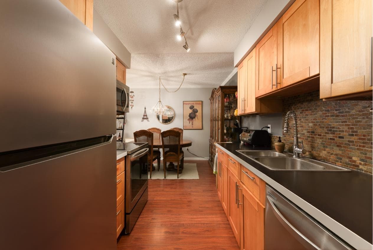221 - 7377 Salisbury Avenue, Burnaby, V5E 4B2 — photo 5