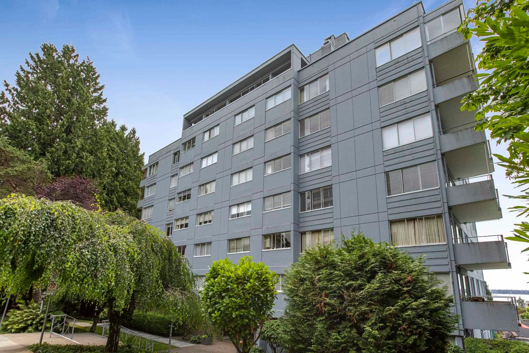 102 - 1730 Duchess Avenue, West Vancouver, V7V 1P9 — photo 1
