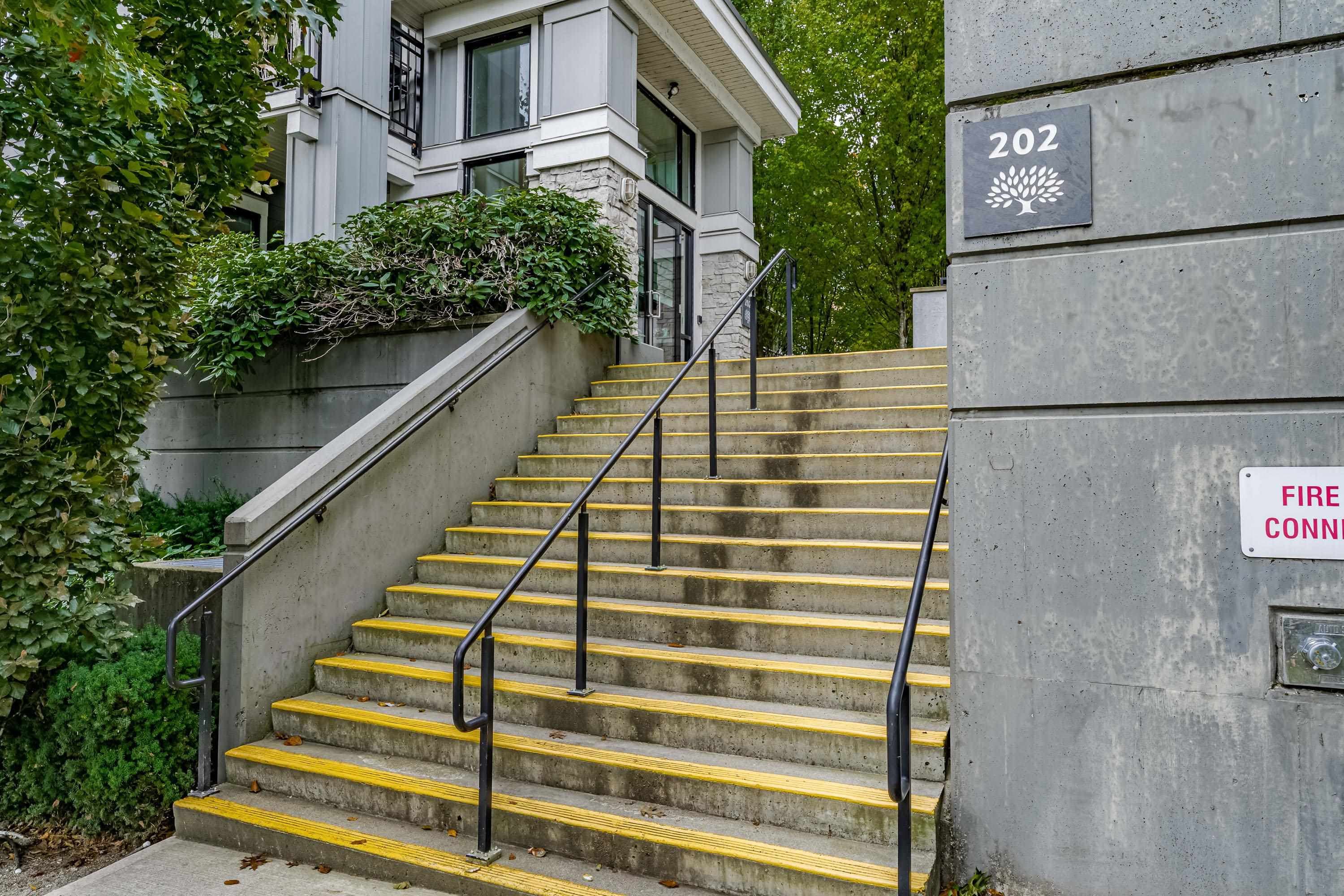 202 - 202 Lebleu Street, Coquitlam, V3K 4L6 — photo 4
