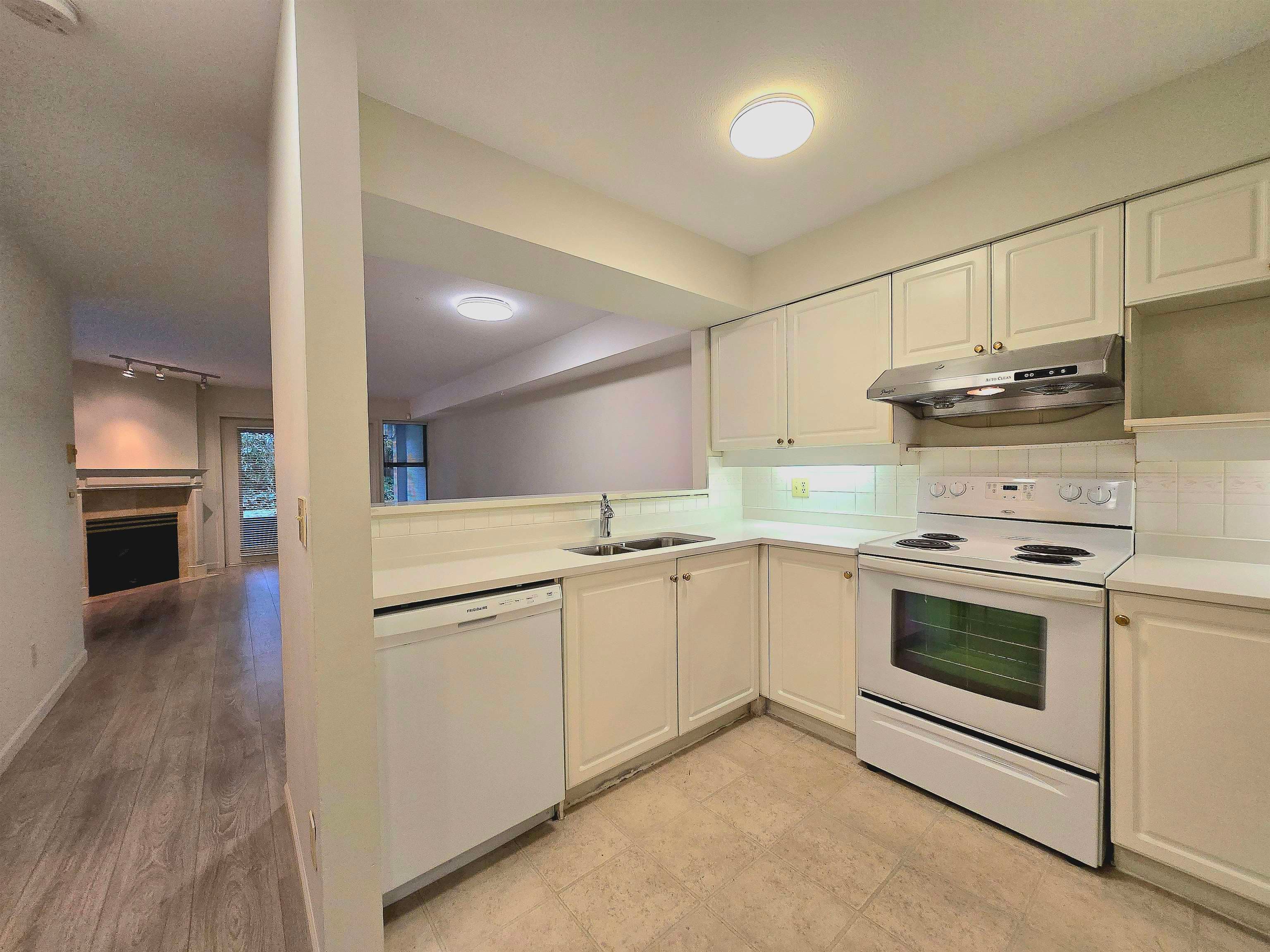 103B - 7025 Stride Avenue, Burnaby, V3N 4Y1 — photo 4