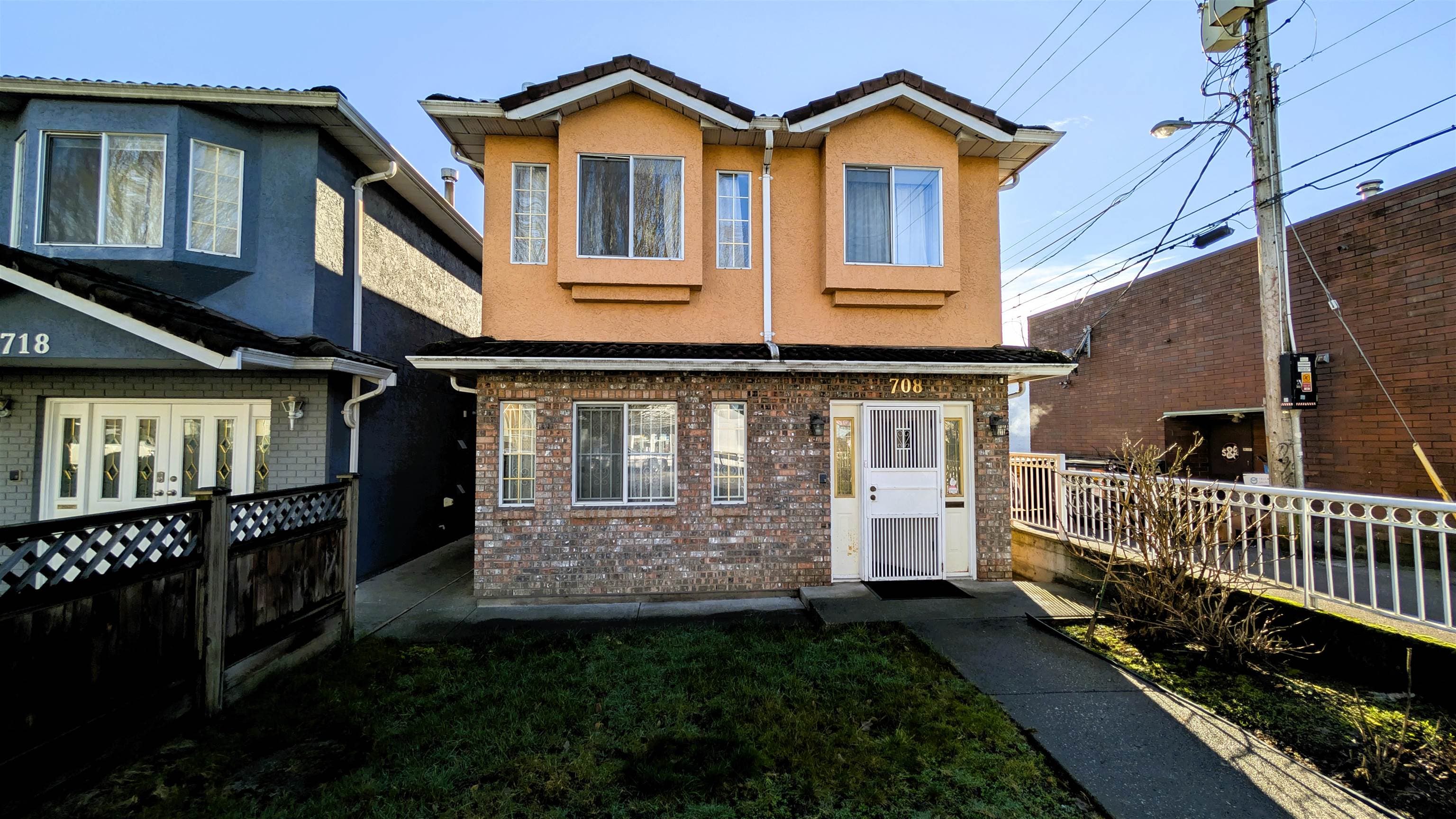708 E 49th Avenue, Vancouver, V5W 2H4 — photo 1