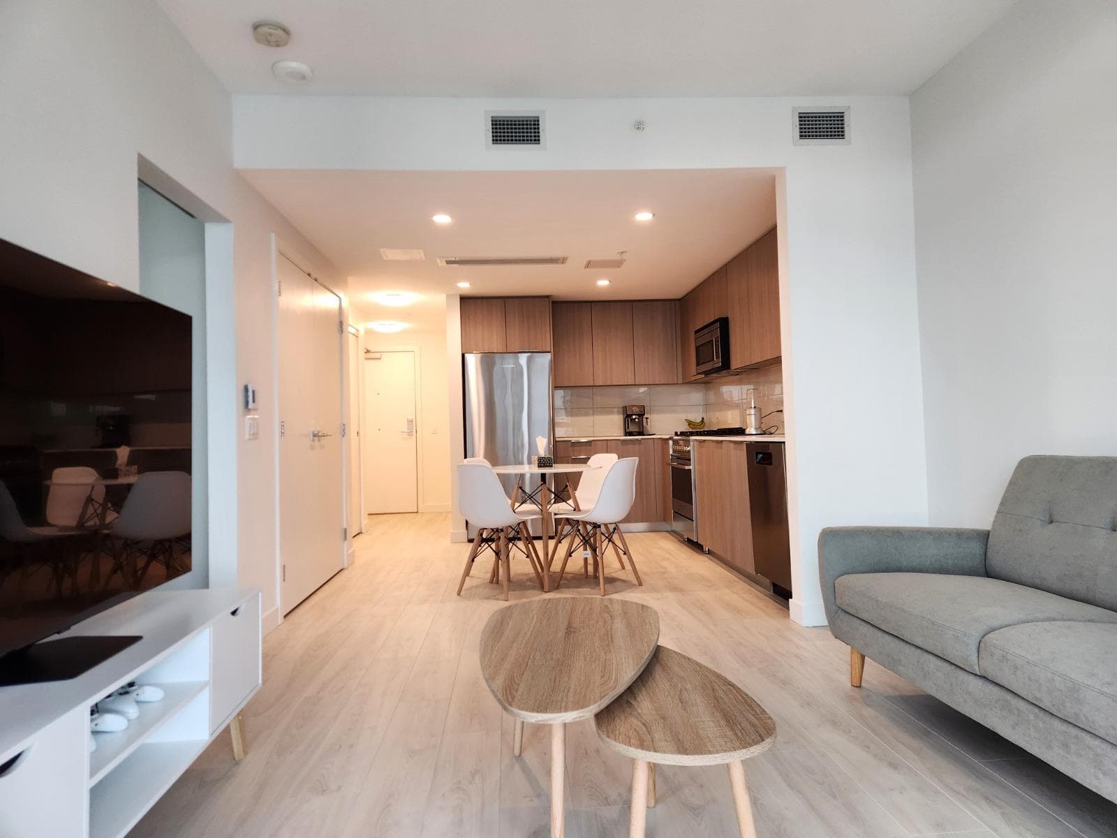 1002 - 1401 Hunter Street, North Vancouver, V7J 0E2 — photo 5