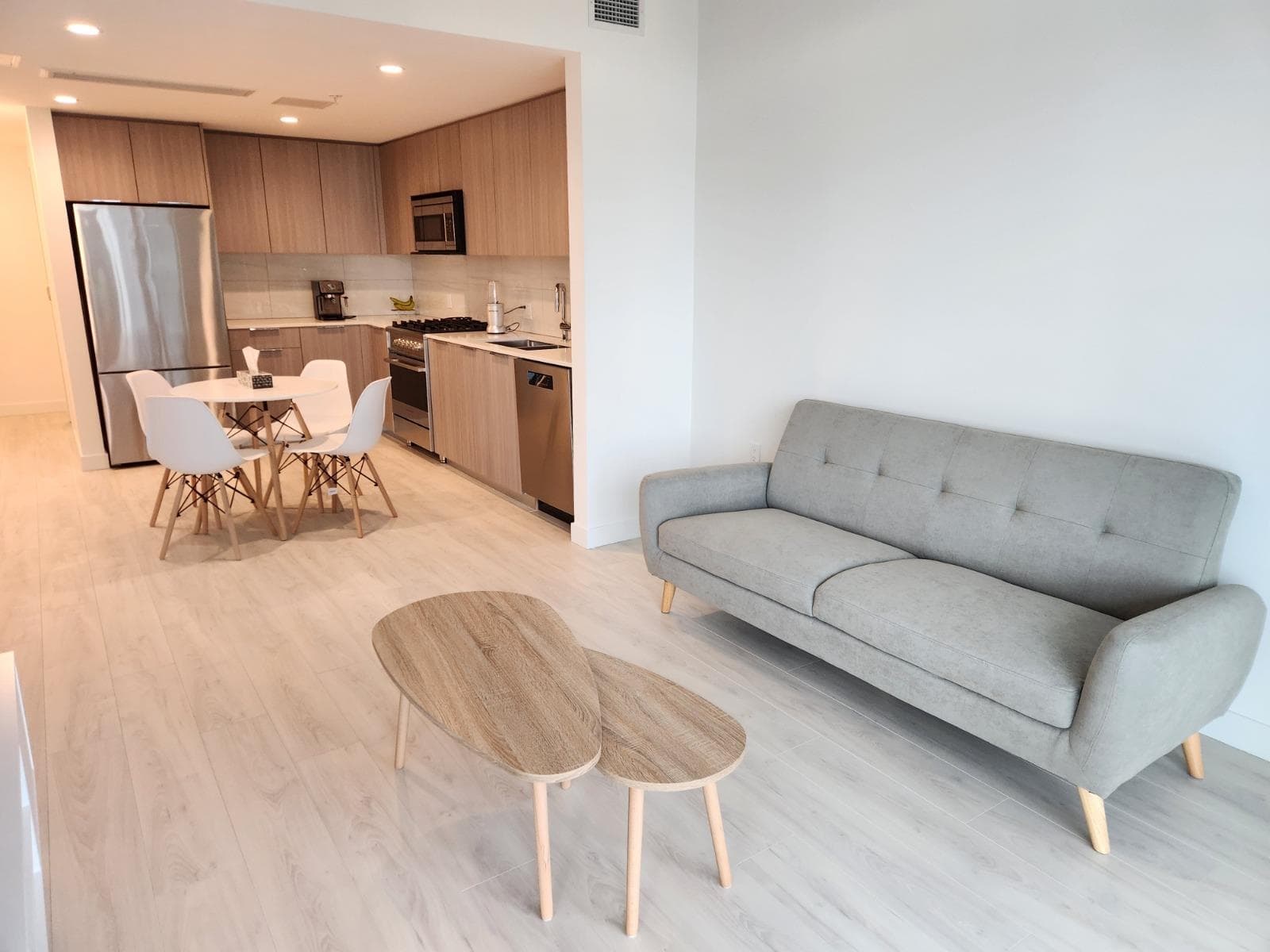 1002 - 1401 Hunter Street, North Vancouver, V7J 0E2 — photo 4