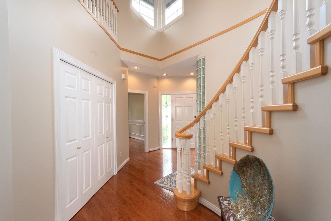 1273 Eldon Road, North Vancouver, V7R 1T5 — photo 2