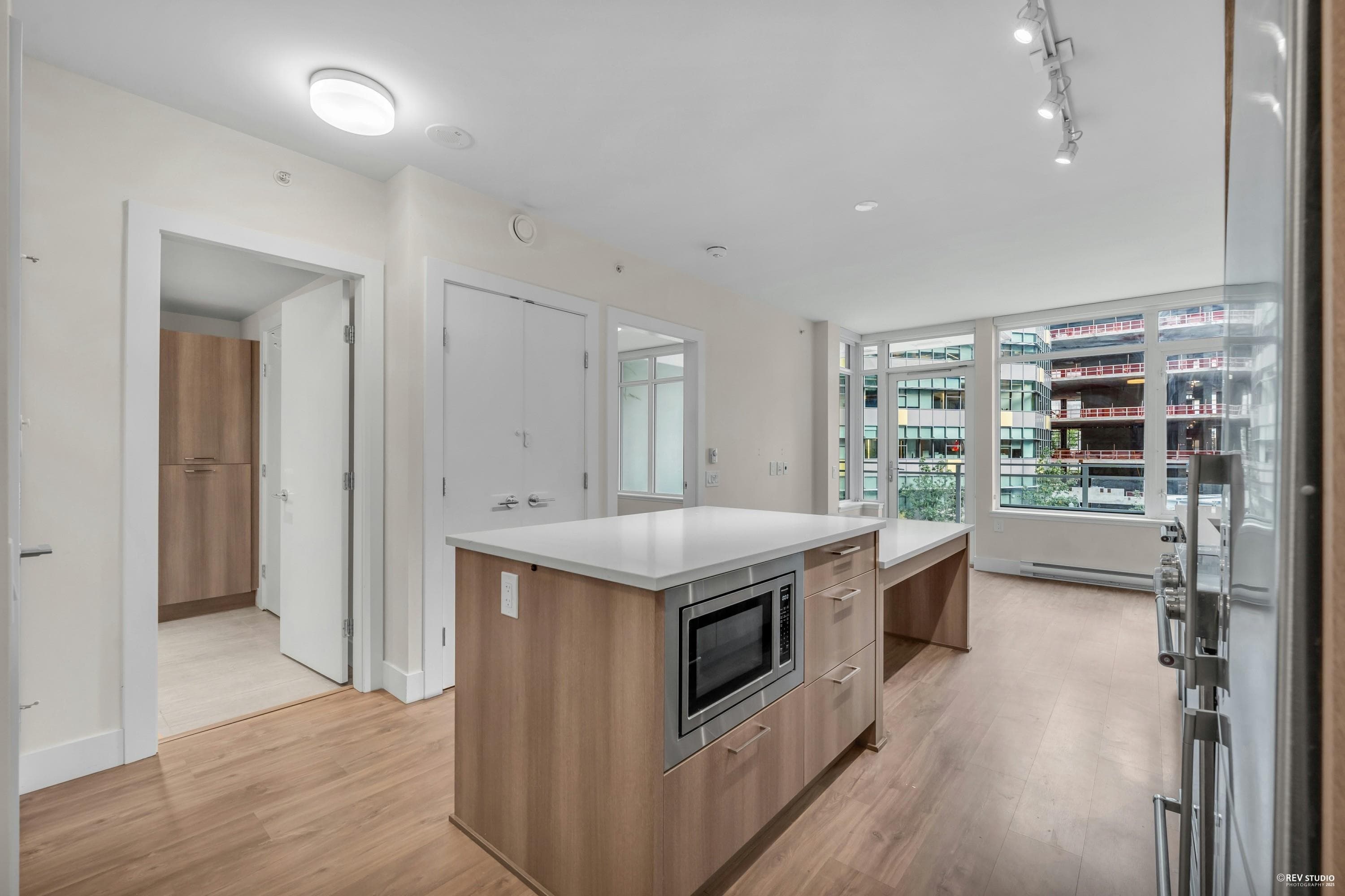 406 - 258 Nelson's Court, New Westminster, V3L 0J9 — photo 2