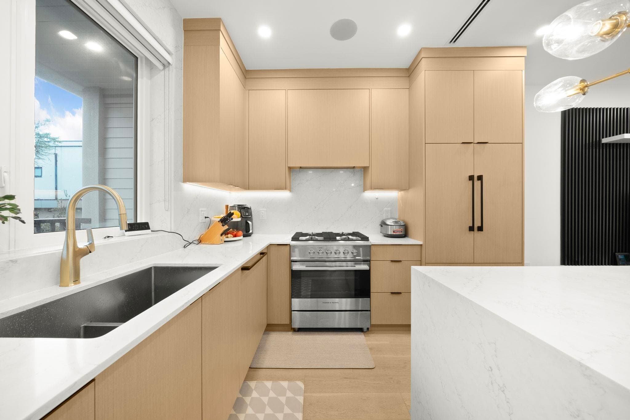 552 E 58th Avenue, Vancouver, V5X 1W2 — photo 4