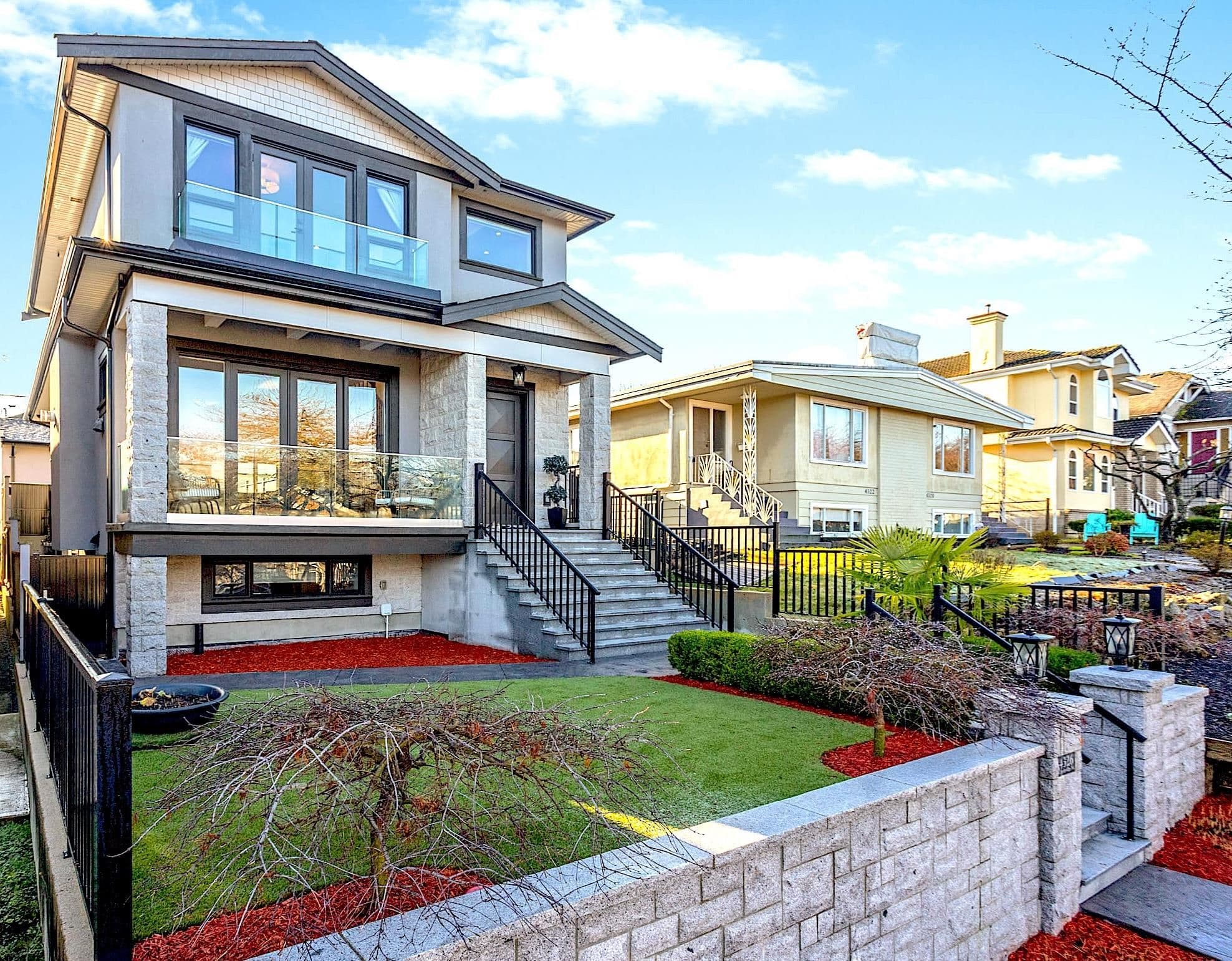 4326 Cambridge Street, Burnaby, V5C 1H4 — photo 1