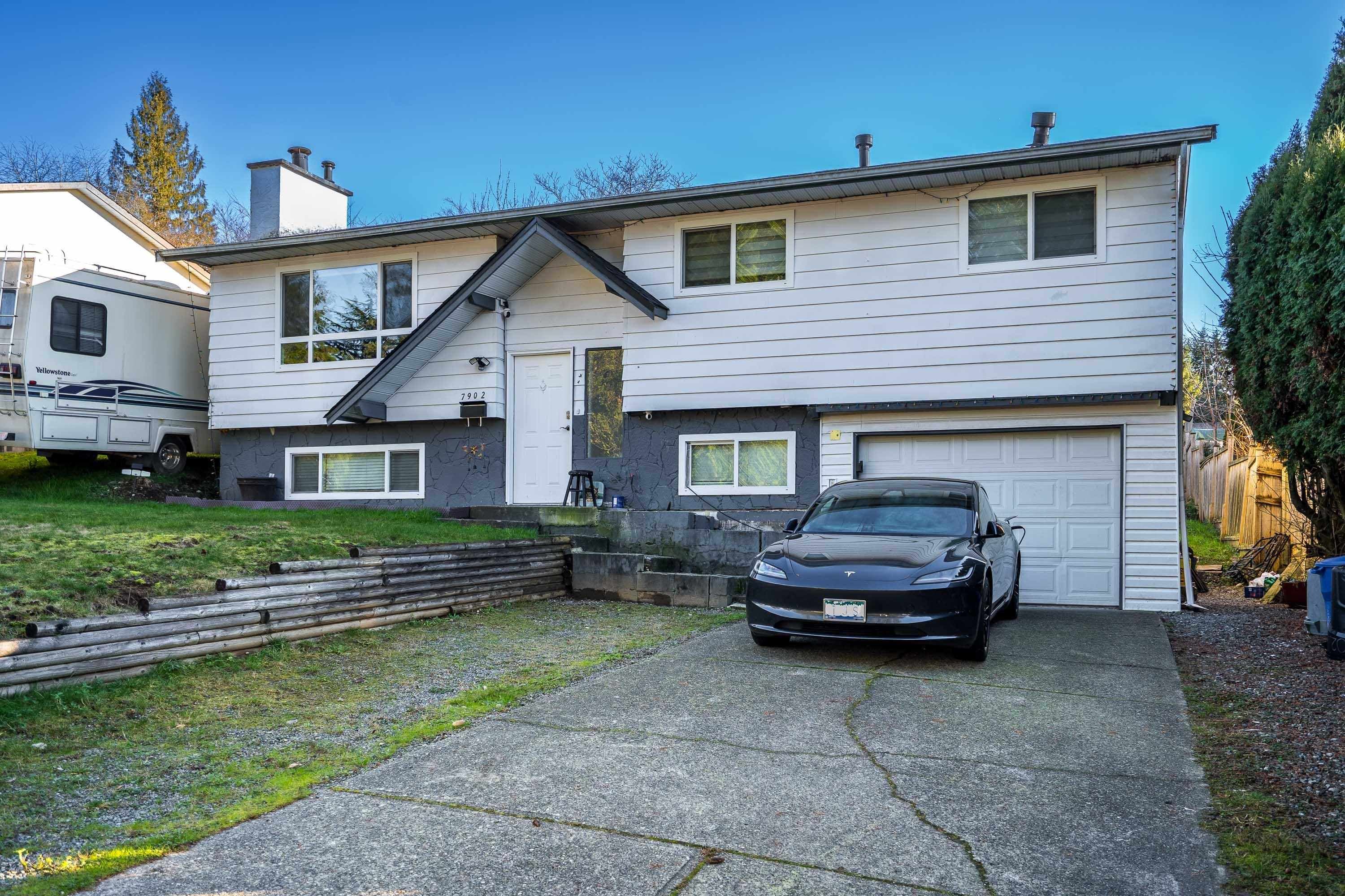 7902 Heron Street, Mission, V2V 6A1 — photo 2