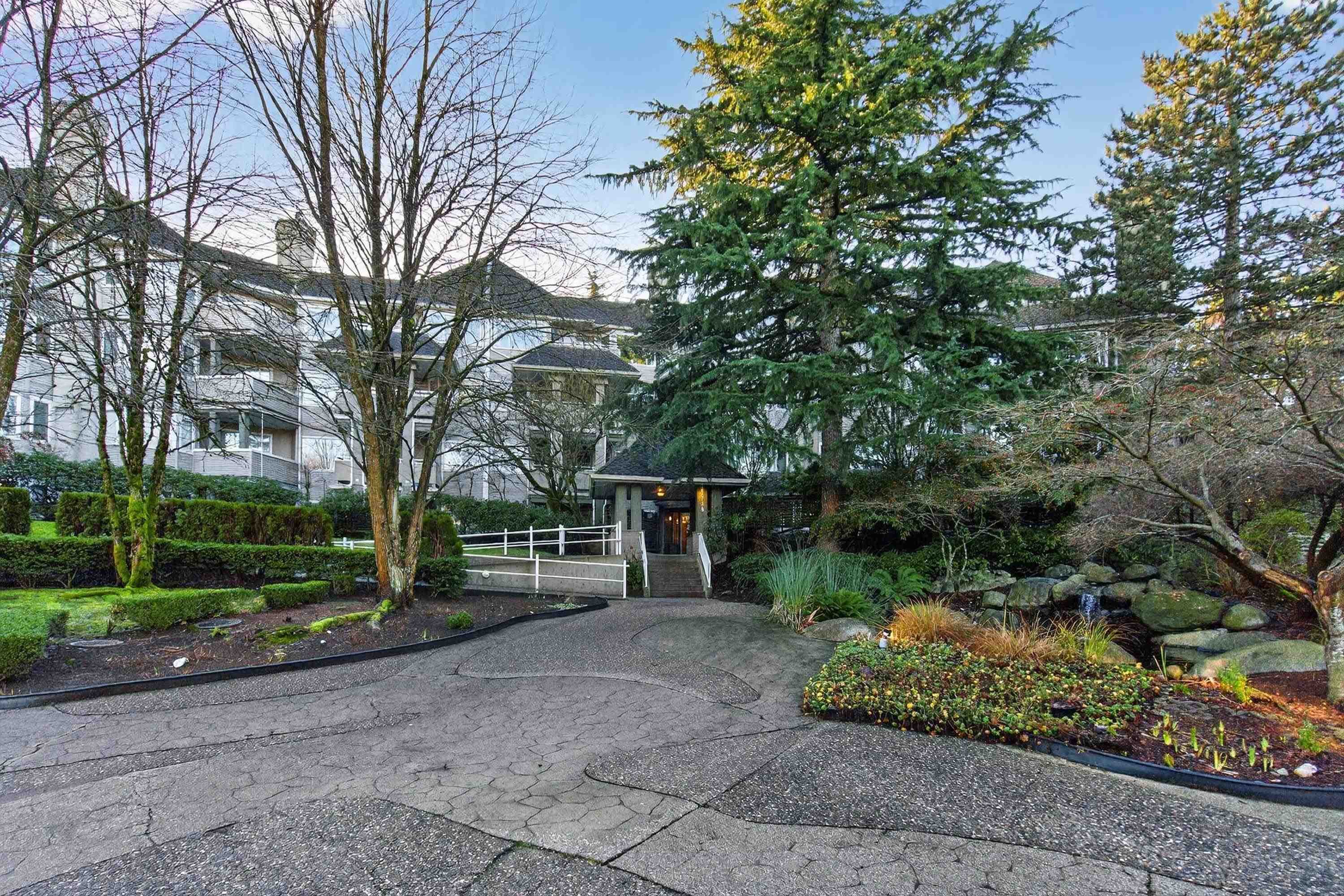 303 - 3738 Norfolk Street, Burnaby, V5G 4V4 — photo 2