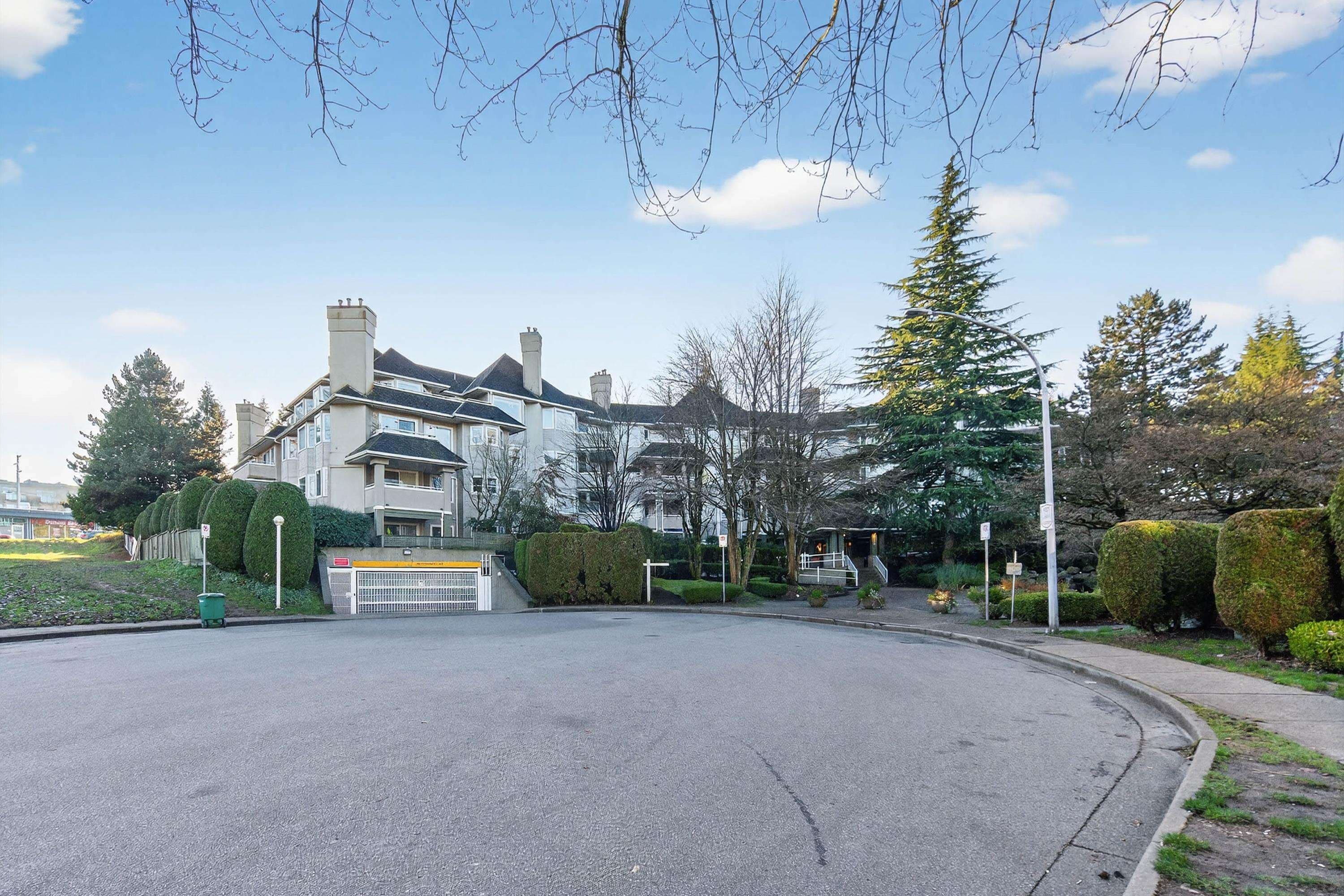 303 - 3738 Norfolk Street, Burnaby, V5G 4V4 — photo 1
