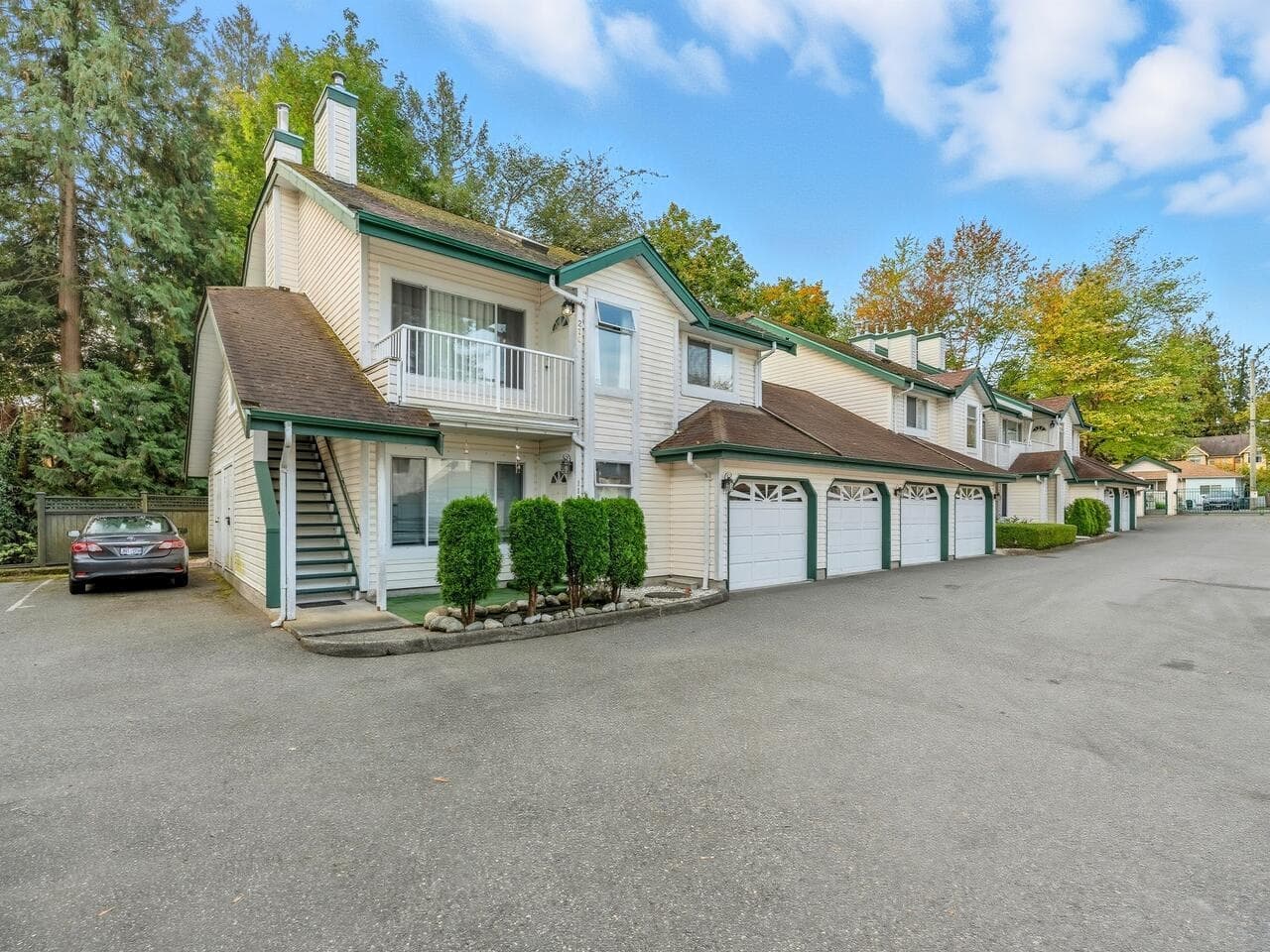 210 - 10308 155a Street, Surrey, V3R 4K5 — photo 1