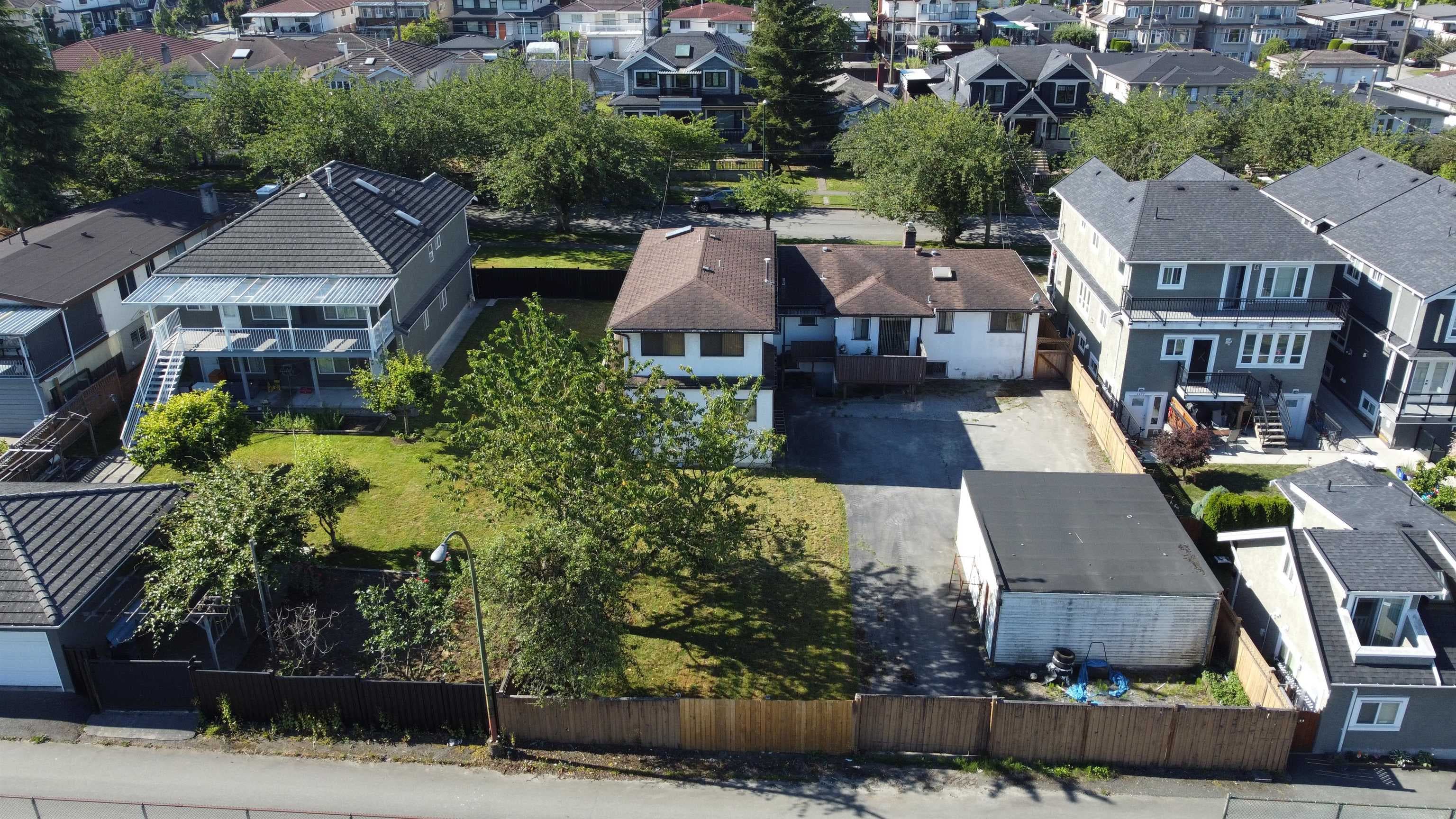 2435 E 38th Avenue, Vancouver, V5R 2T8 — photo 2