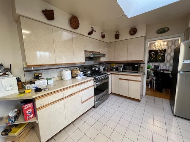 2435 E 38th Avenue, Vancouver, V5R 2T8 — photo 5