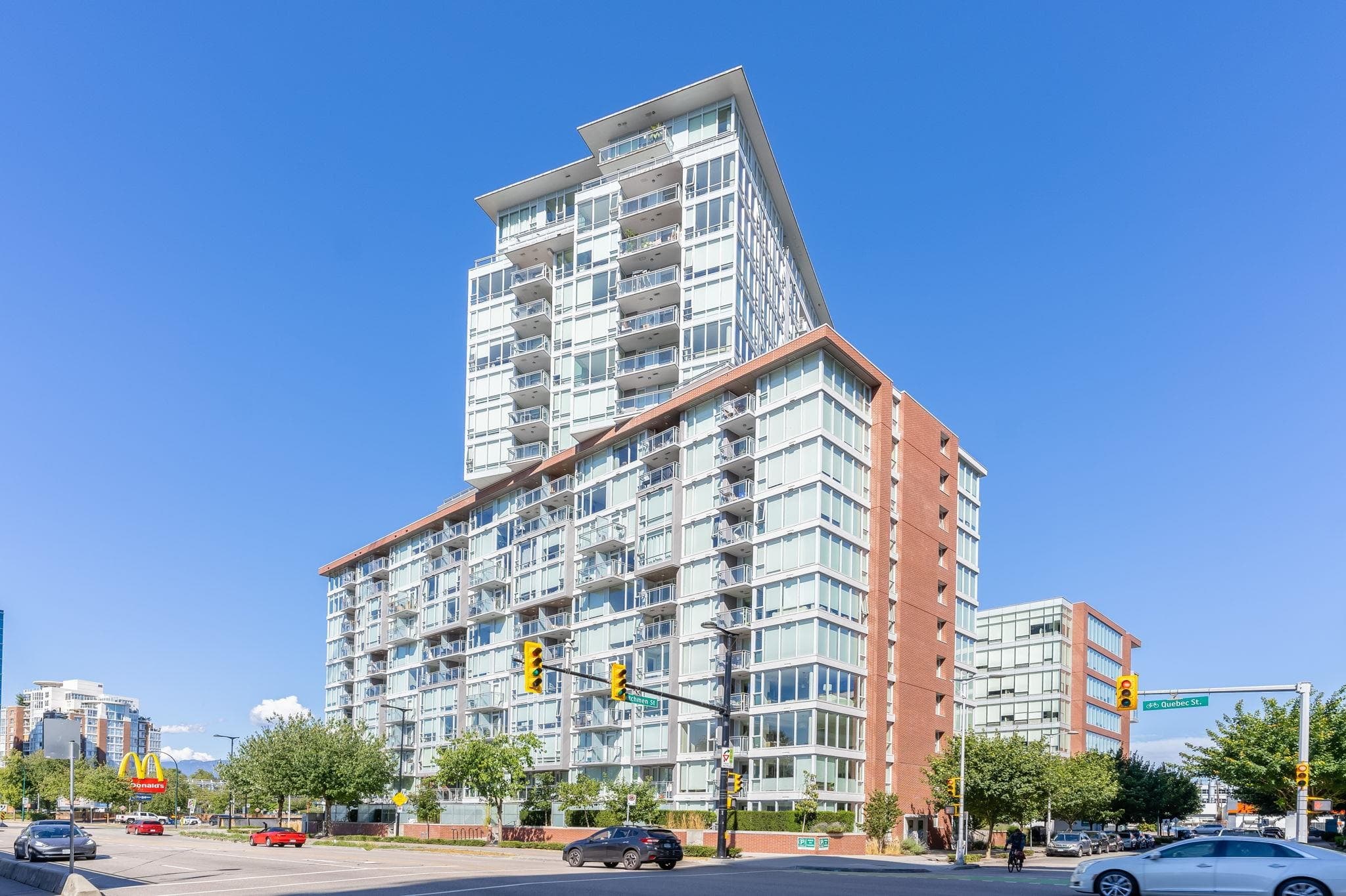 1706 - 1618 Quebec Street, Vancouver, V6A 0C5 — photo 2