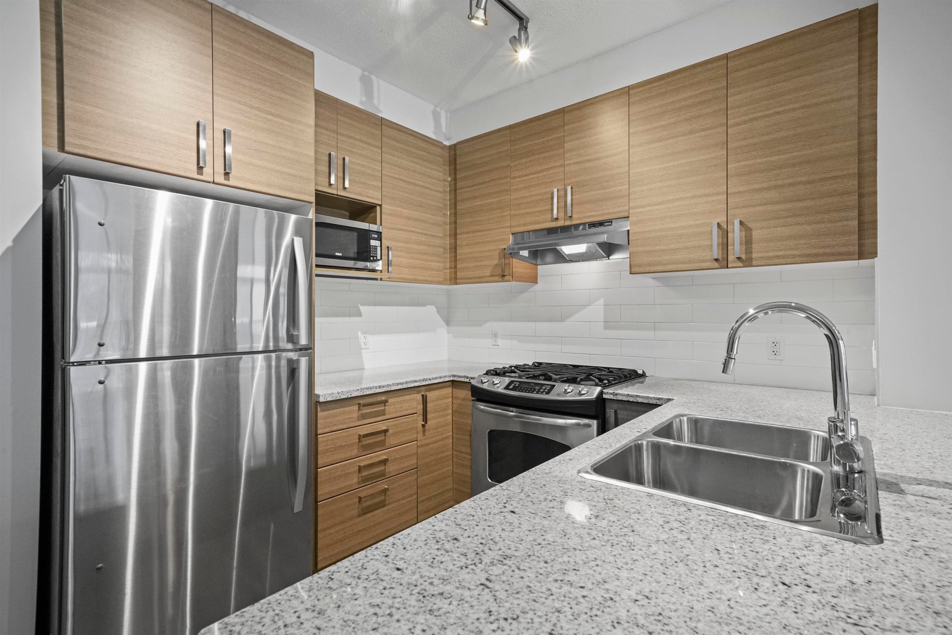 202 - 1150 Kensal Place, Coquitlam, V3B 0H4 — photo 3