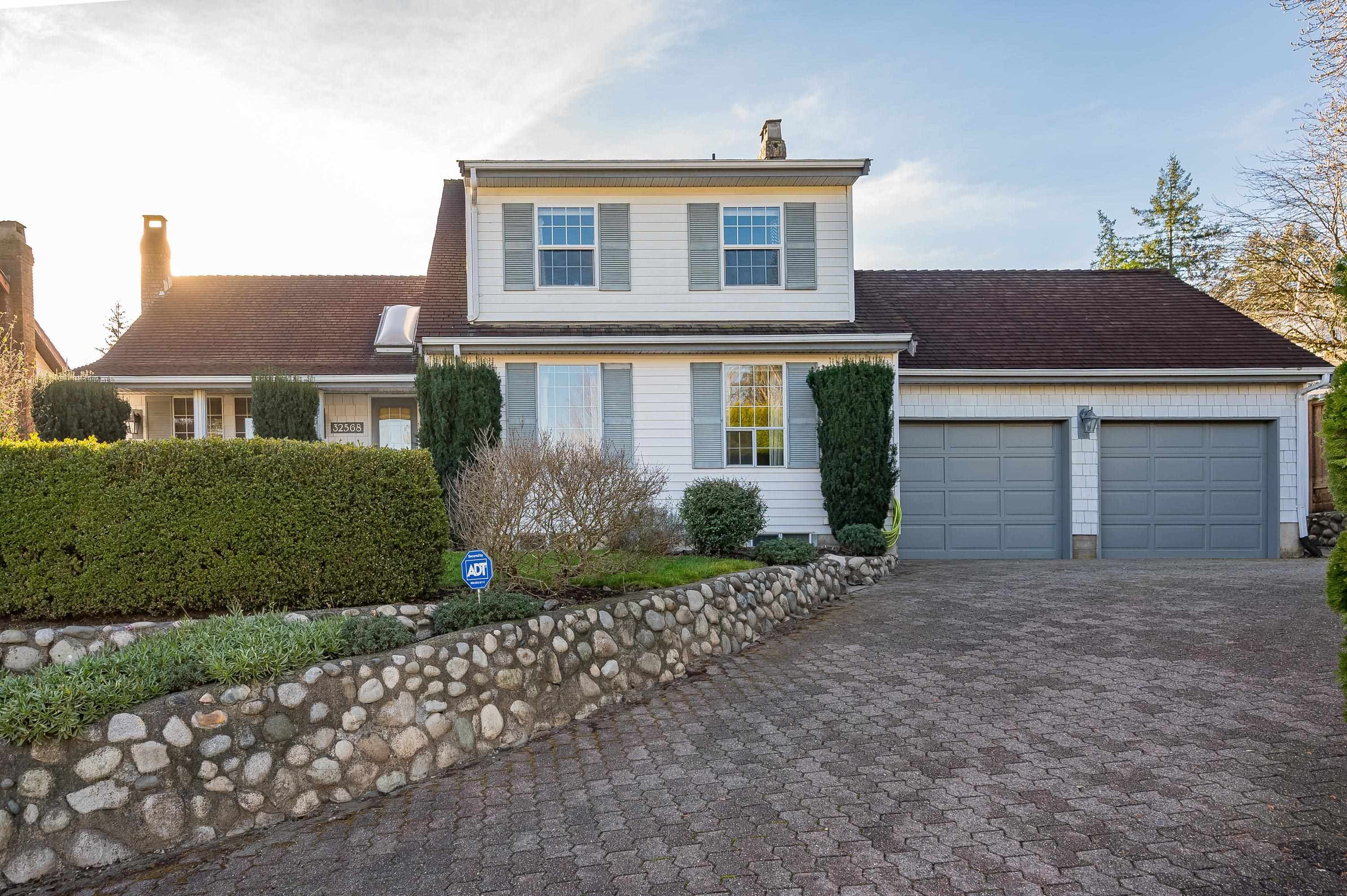 32568 Murray Avenue, Abbotsford, V2T 4T5 — photo 2