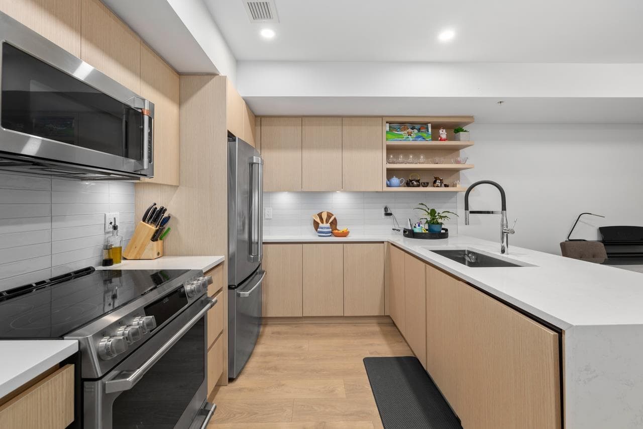 3 - 752 E 3rd Street, North Vancouver, V7L 1G9 — photo 2