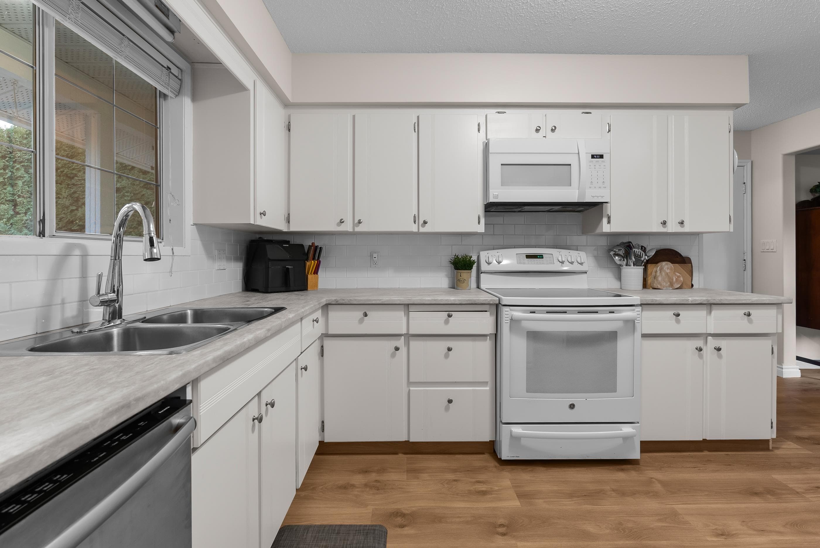32864 Capilano Place, Abbotsford, V2S 7B4 — photo 2