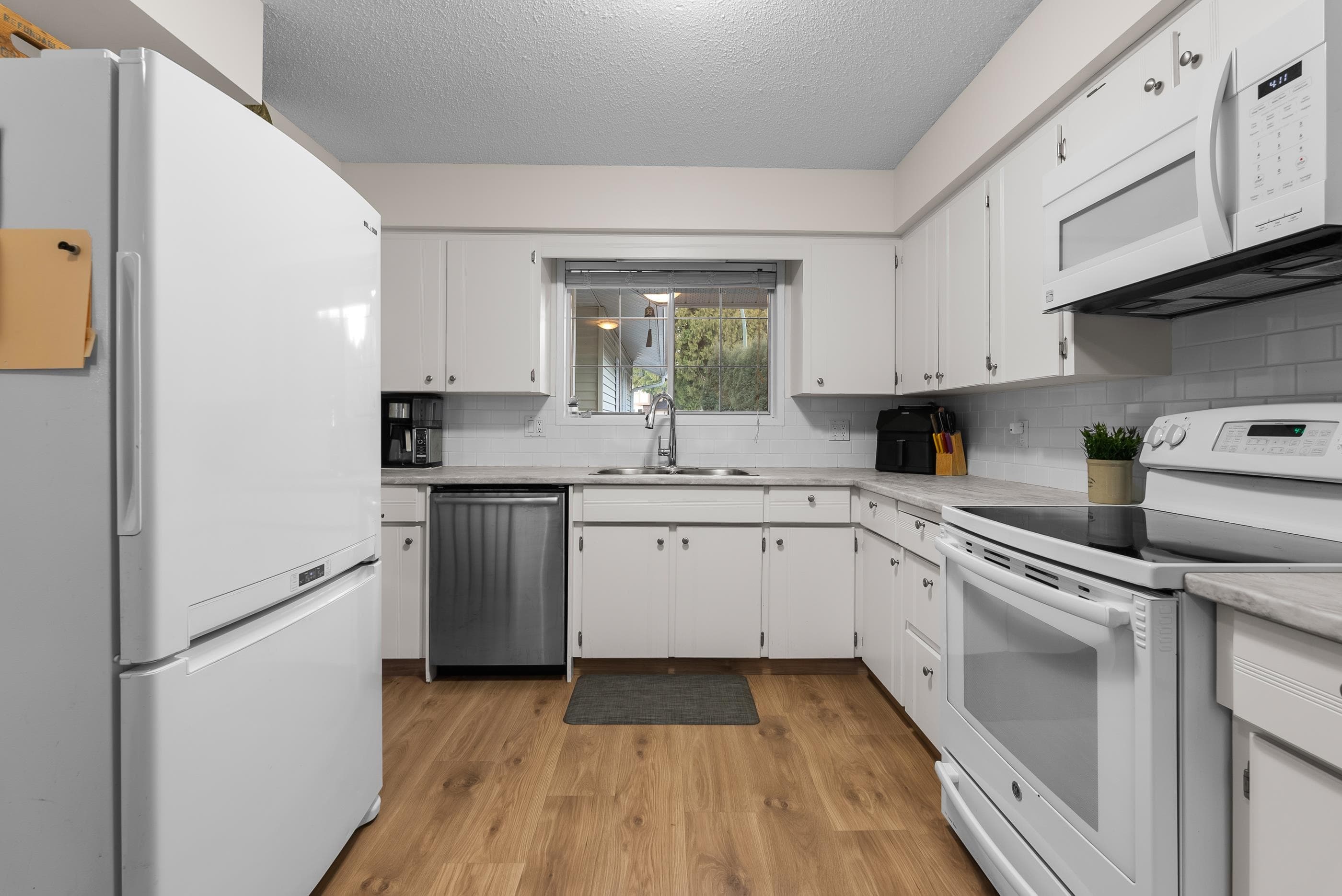 32864 Capilano Place, Abbotsford, V2S 7B4 — photo 3