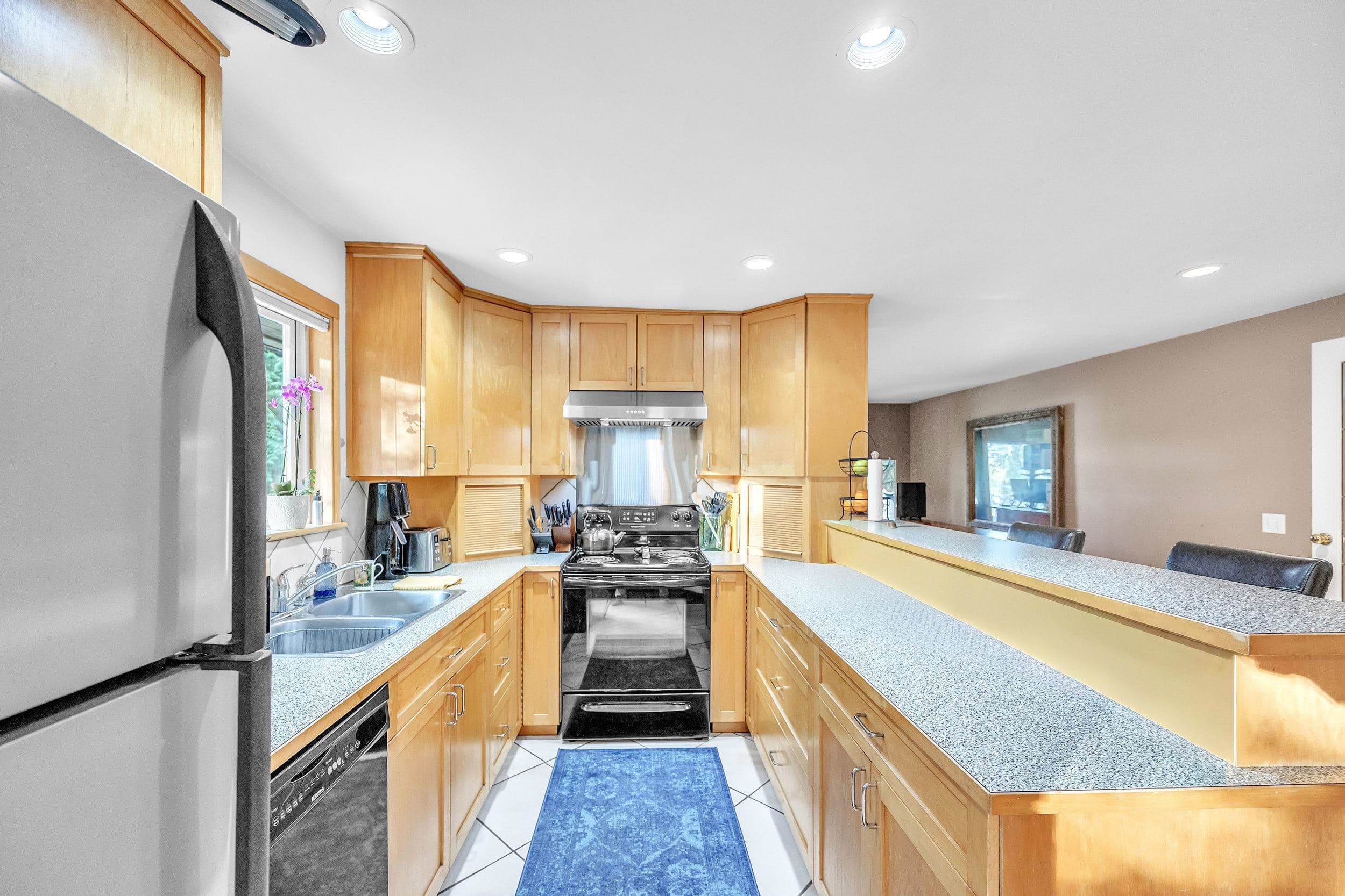 3710 Hoskins Road, North Vancouver, V7K 2N8 — photo 2