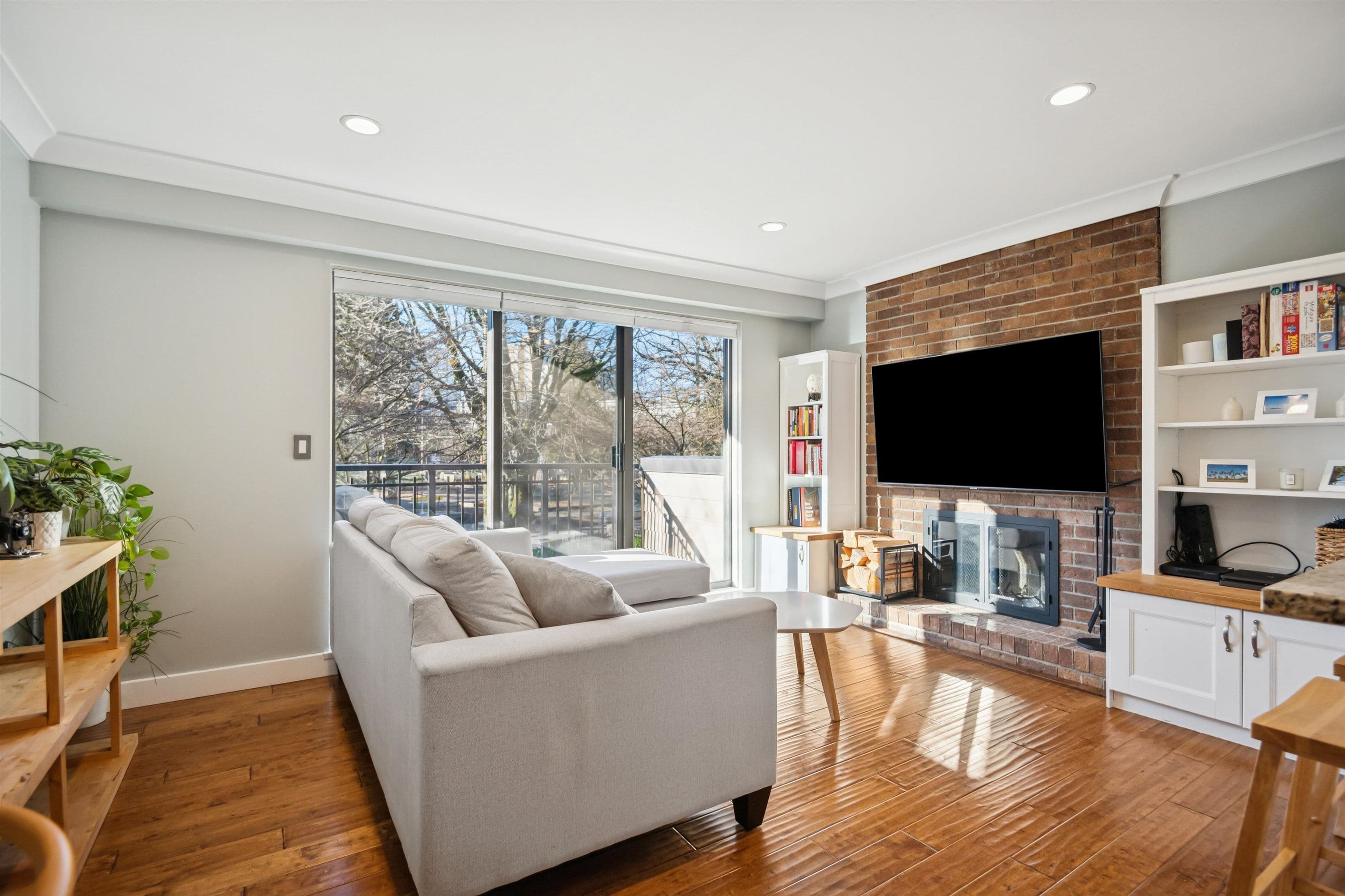 202 - 1157 Nelson Street, Vancouver, V6E 1J3 — photo 3