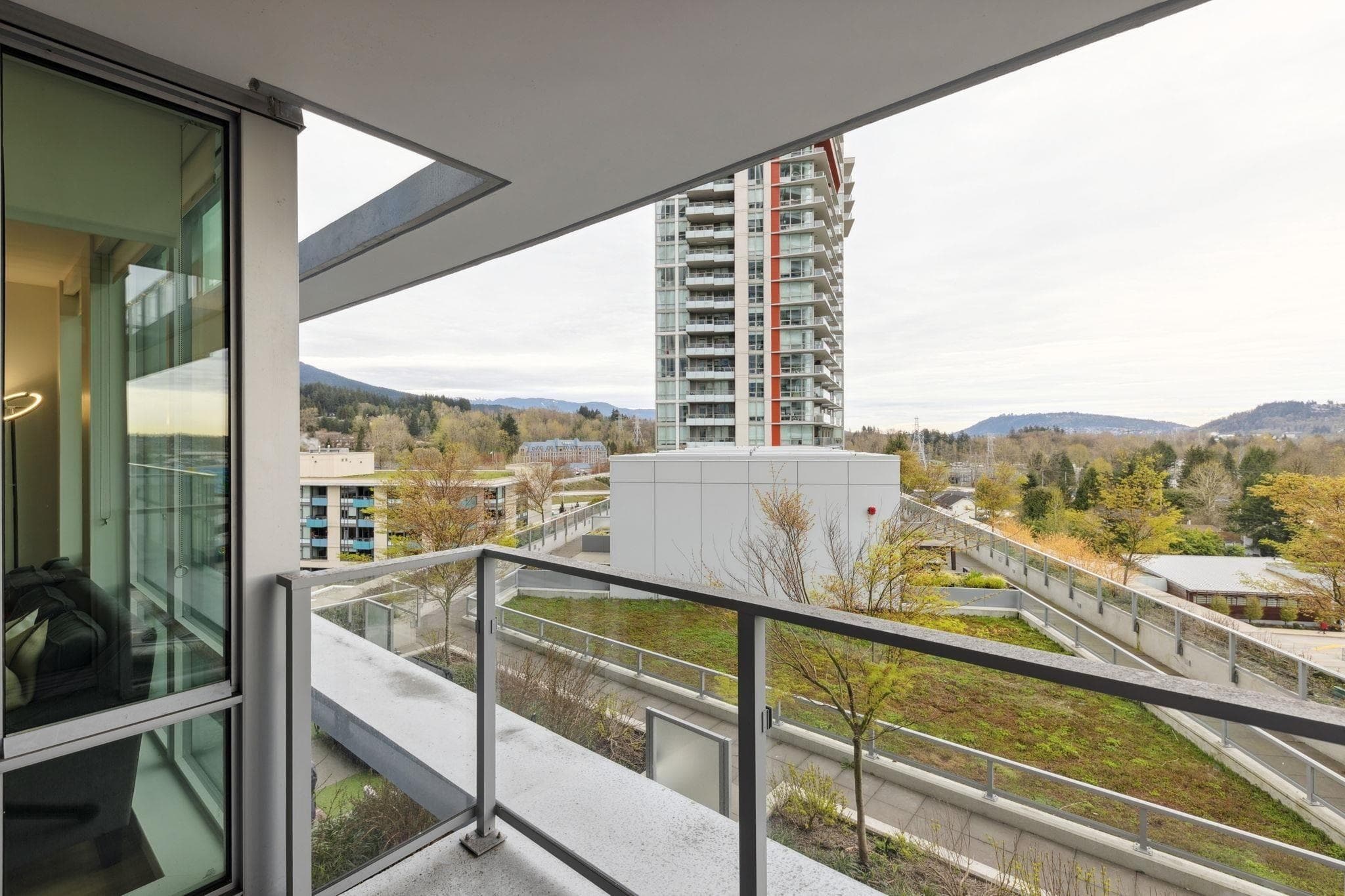 1005 - 1500 Fern Street, North Vancouver, V7J 0E6 — photo 4