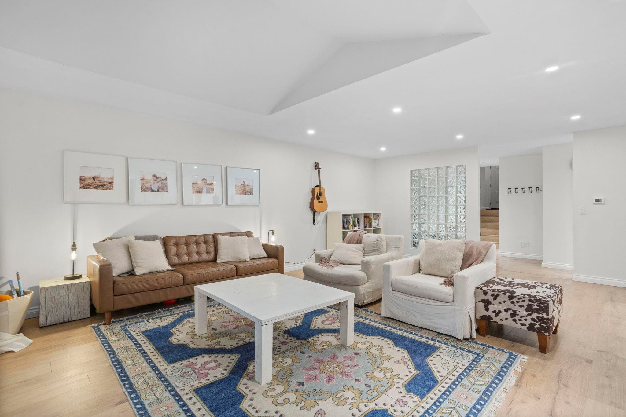31 Deerwood Place, Port Moody, V3H 4X7 — photo 2
