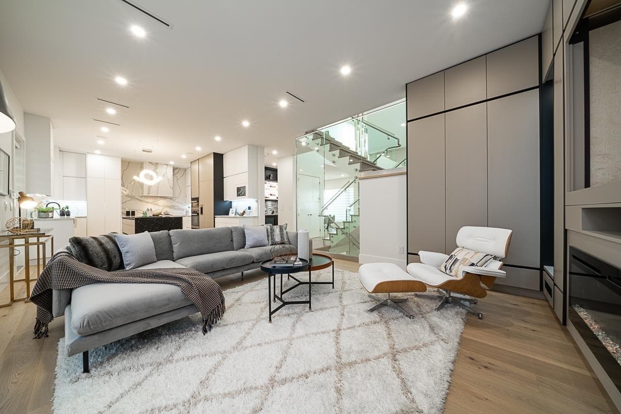 5655 Portland Street, Burnaby, V5J 2R7 — photo 3