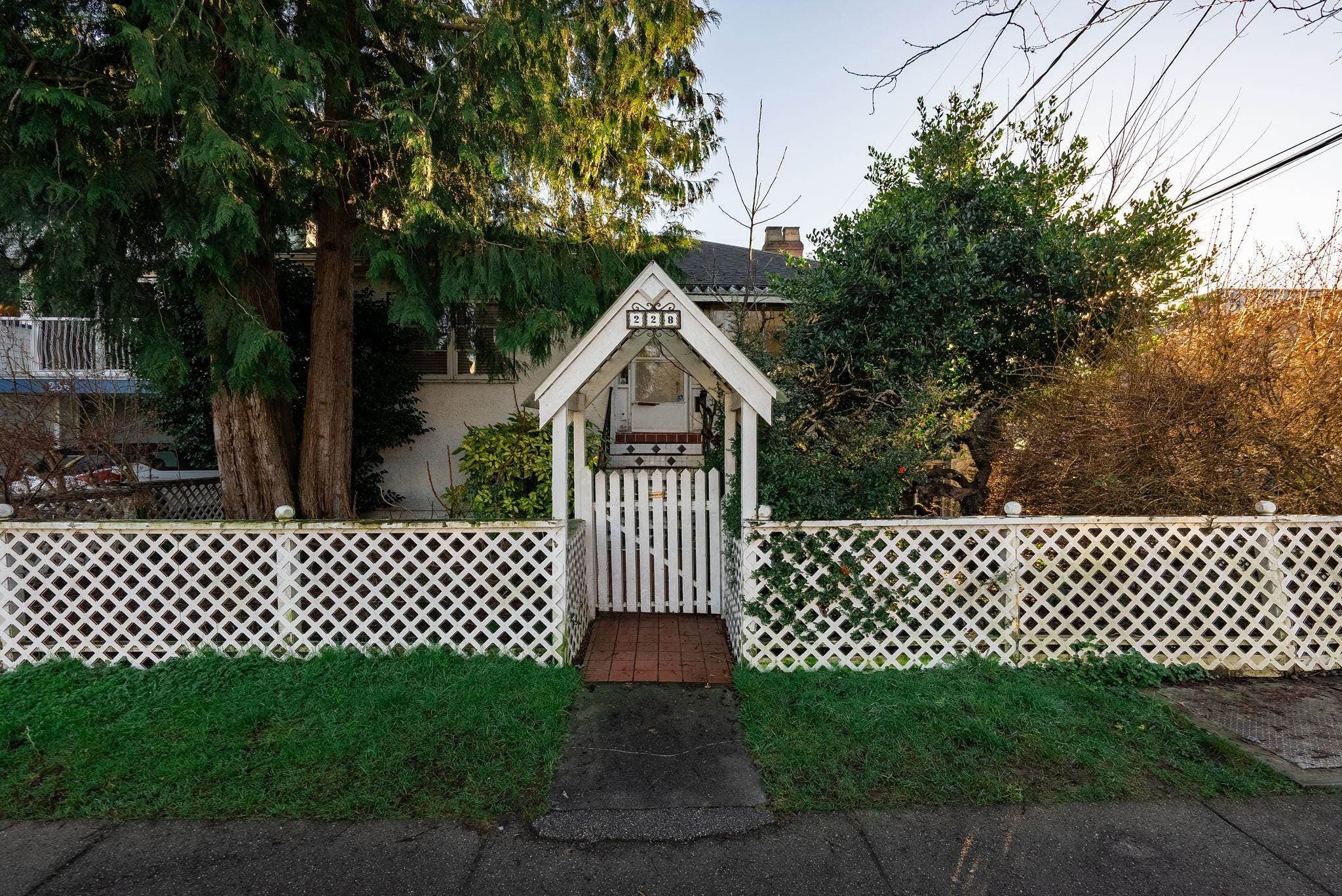 228 E 26th Avenue, Vancouver, V5V 2H3 — photo 2