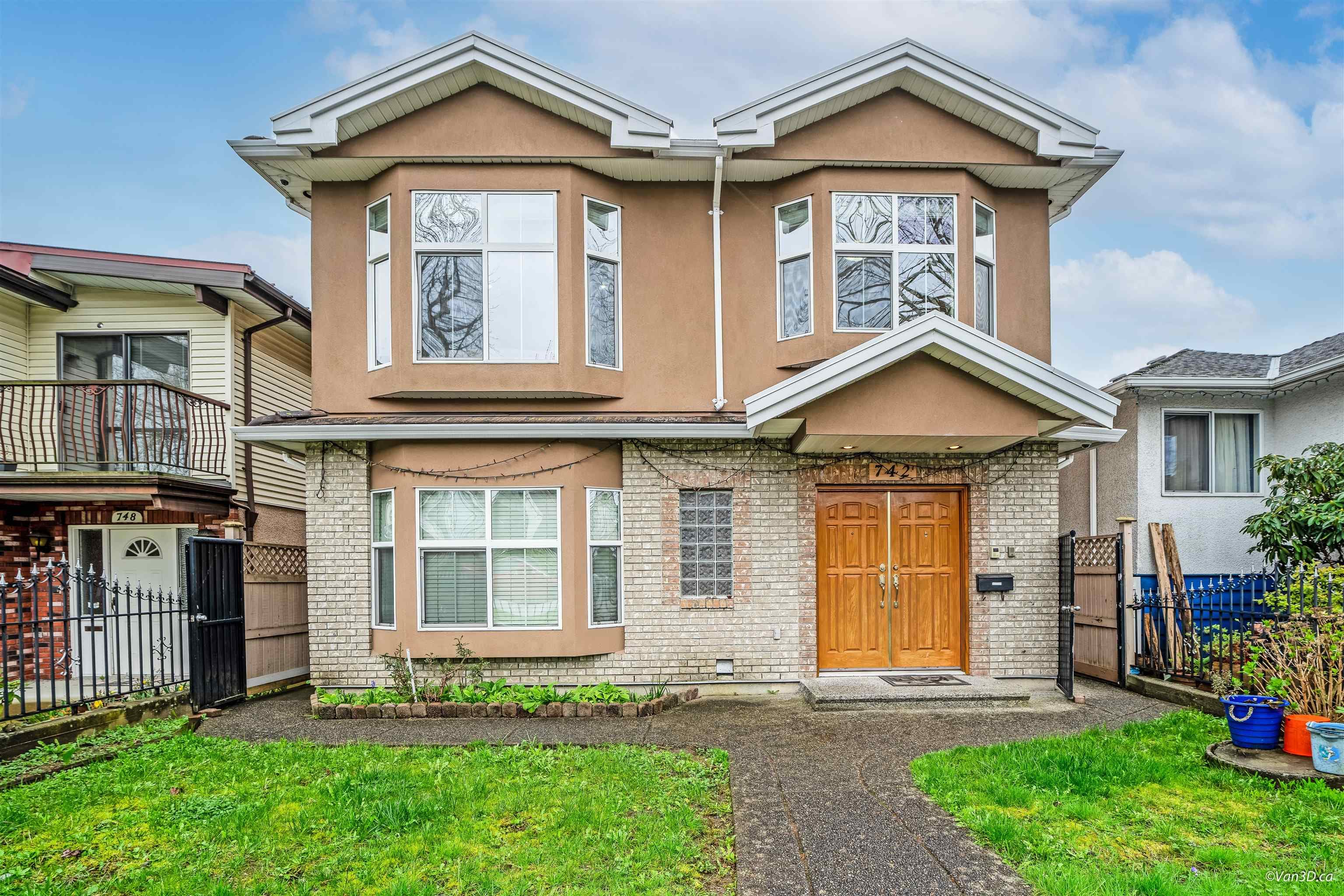 742 E 51st Avenue, Vancouver, V5X 1E3 — photo 1