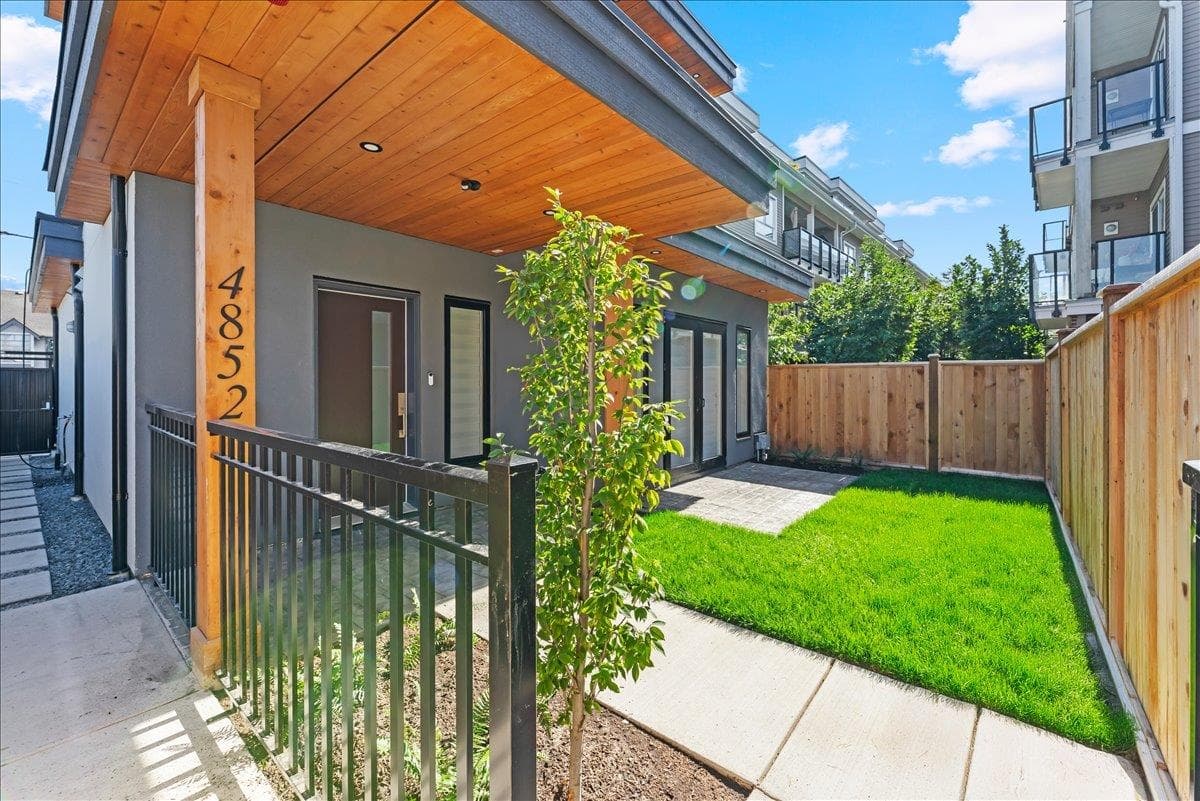 4852 Slocan Street, Vancouver, V5R 2A3 — photo 2