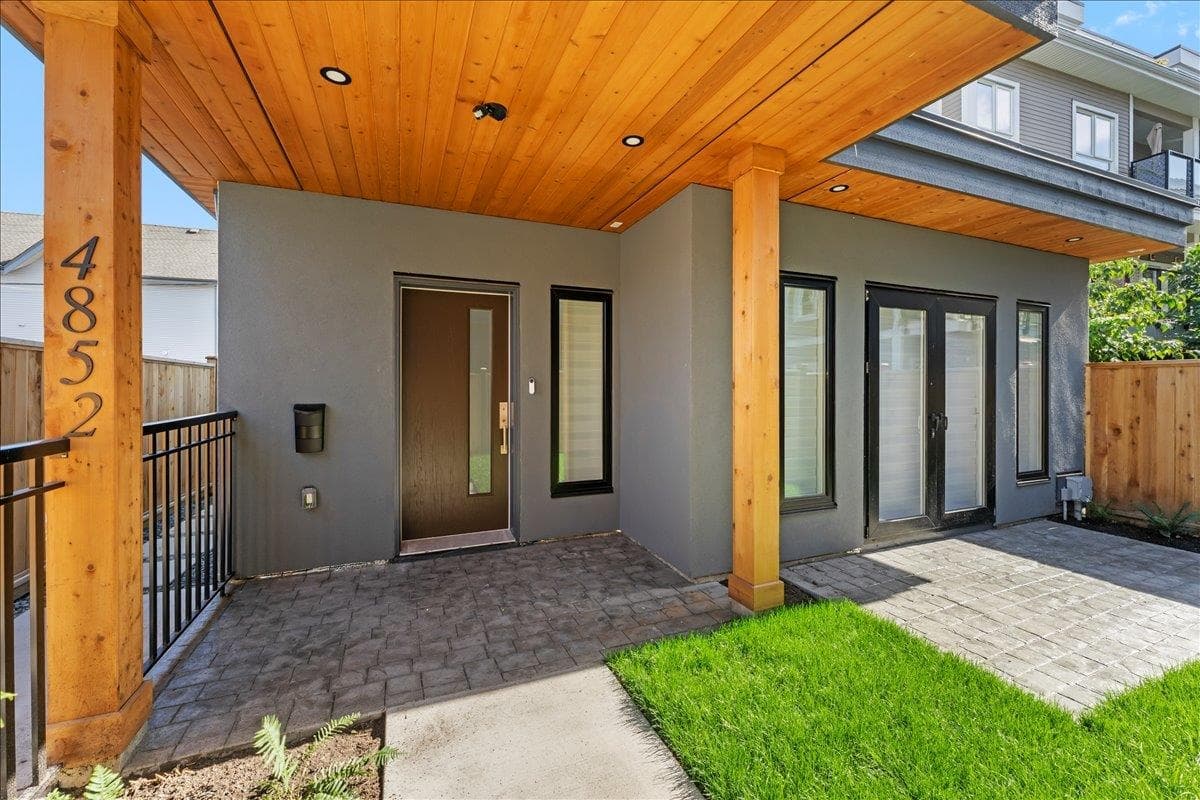 4852 Slocan Street, Vancouver, V5R 2A3 — photo 1