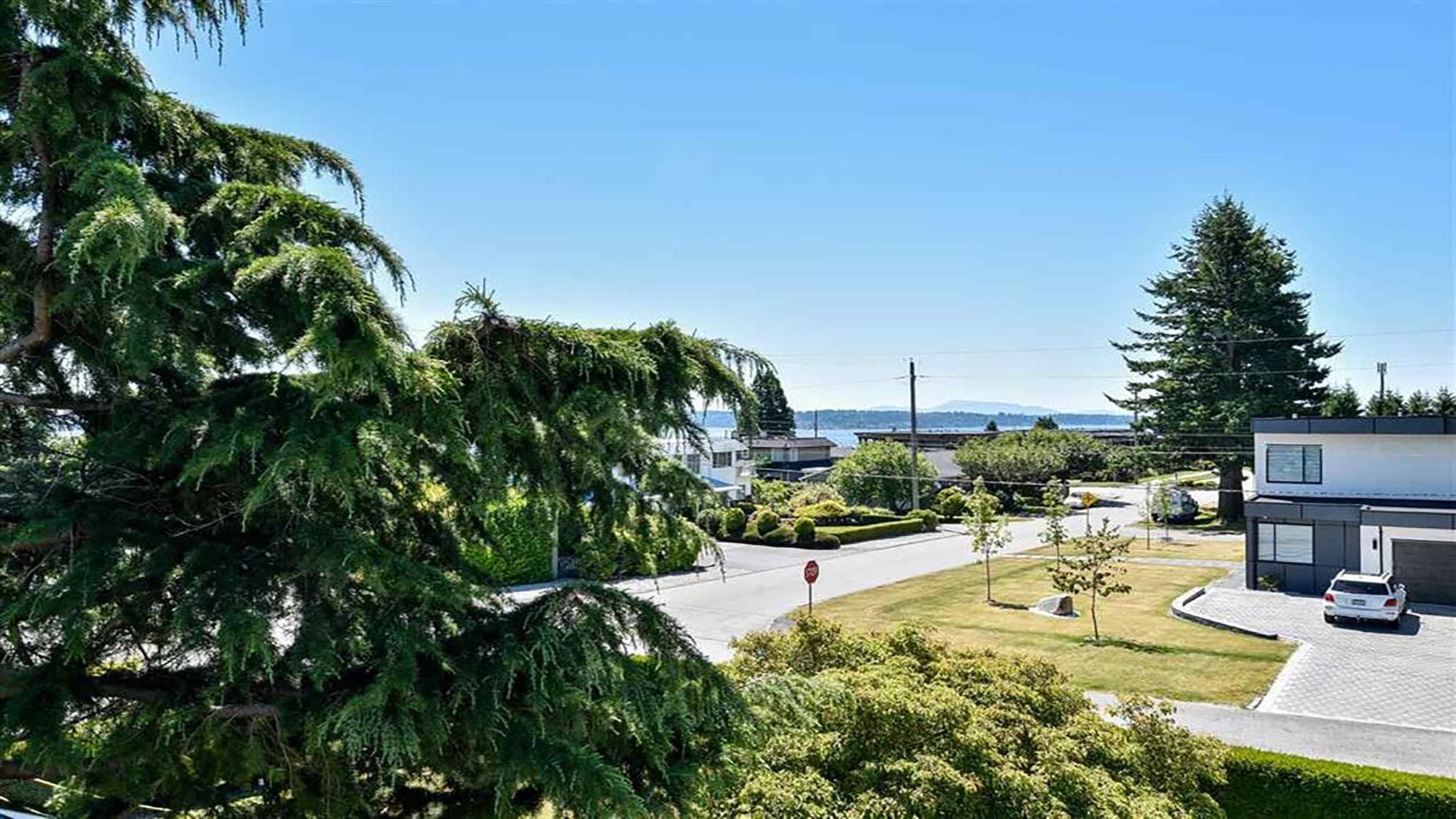 1121 Cypress Street, White Rock, V4B 4H5 — photo 4