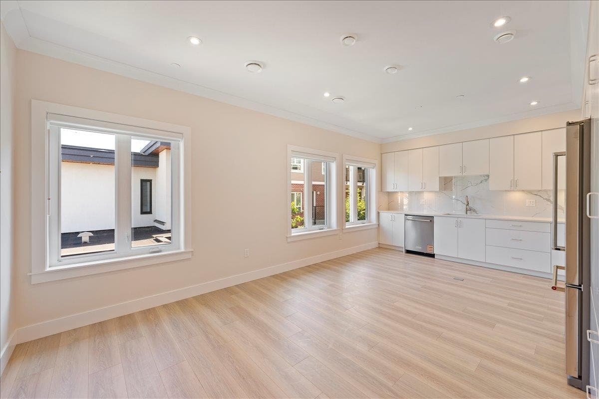 4854 Slocan Street, Vancouver, V5R 2A3 — photo 5