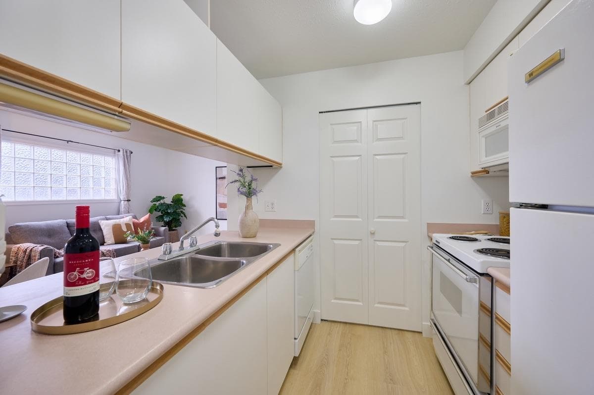11 - 1328 W 73rd Avenue, Vancouver, V6P 3E7 — photo 4