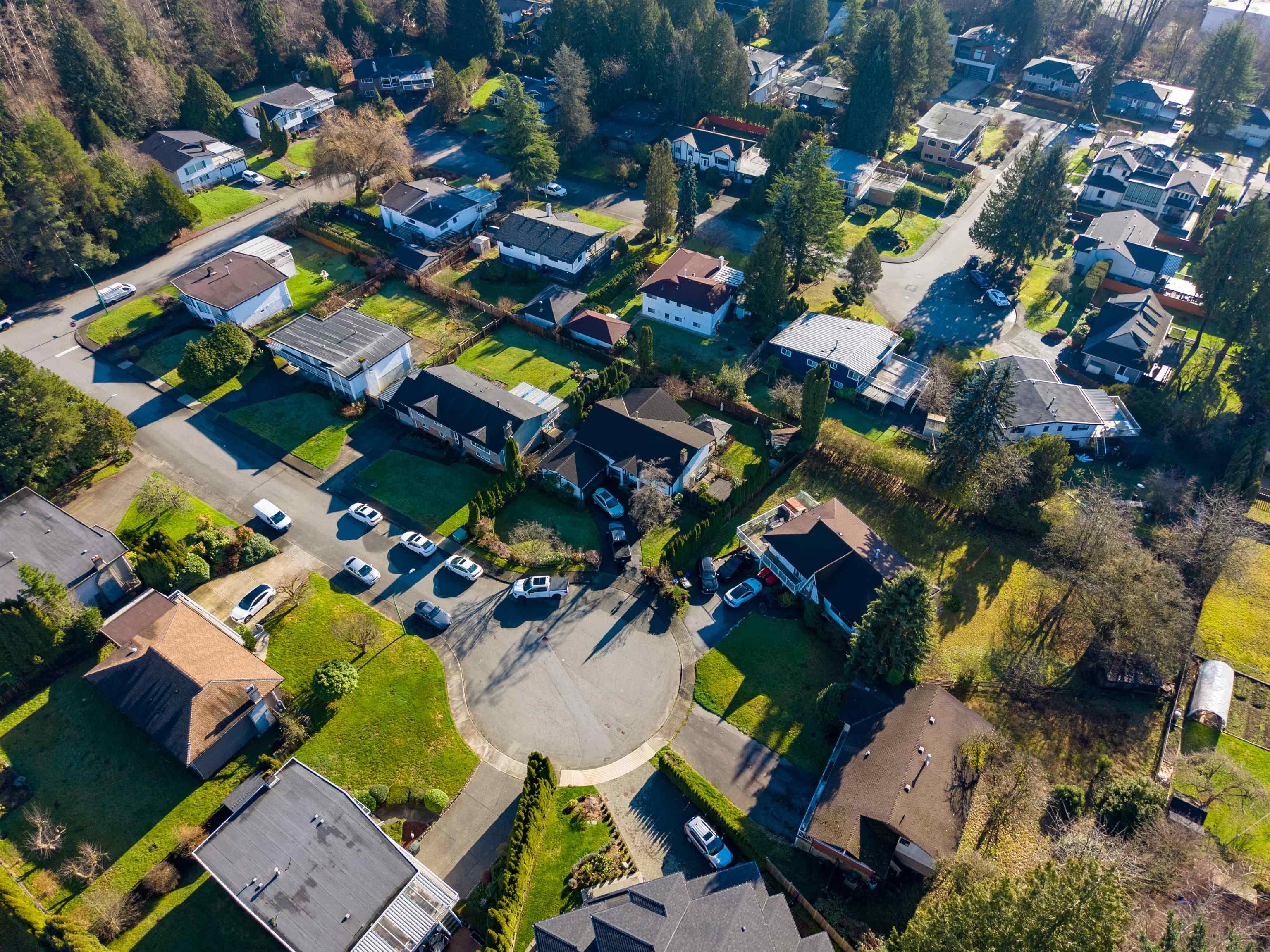 7158 Cardinal Court, Burnaby, V5A 1Y7 — photo 2