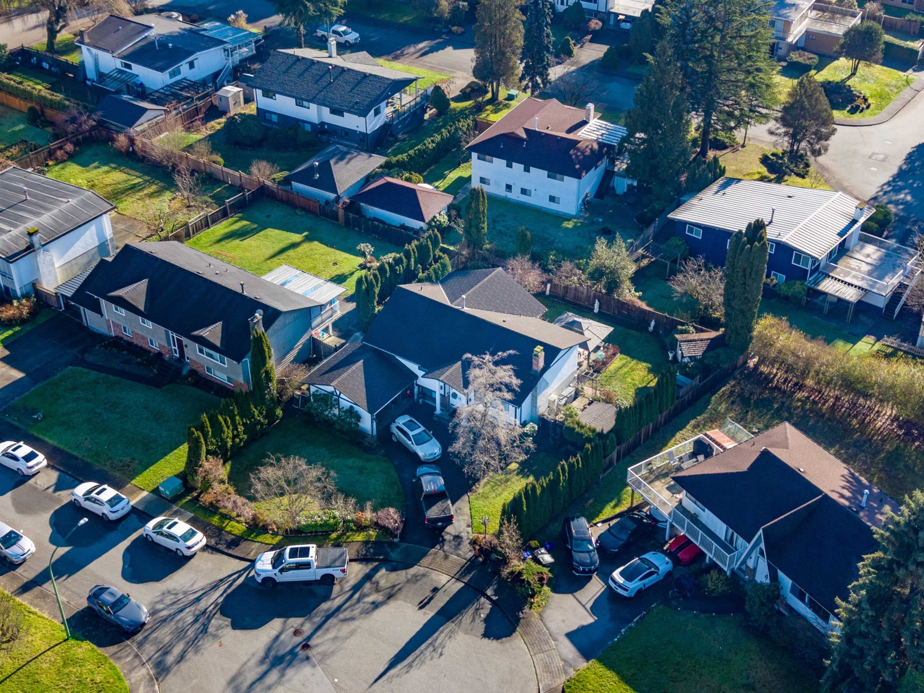 7158 Cardinal Court, Burnaby, V5A 1Y7 — photo 3
