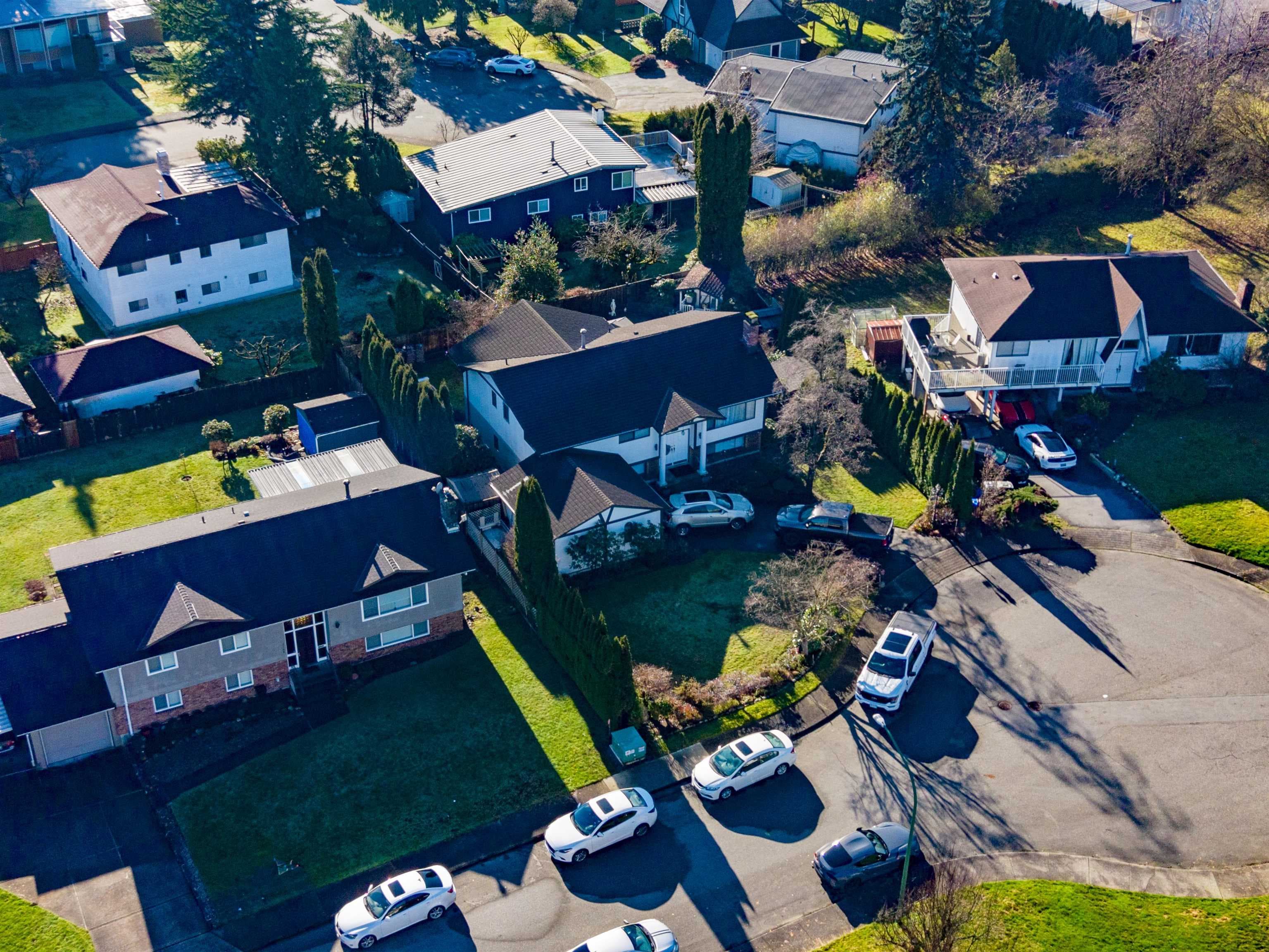 7158 Cardinal Court, Burnaby, V5A 1Y7 — photo 5
