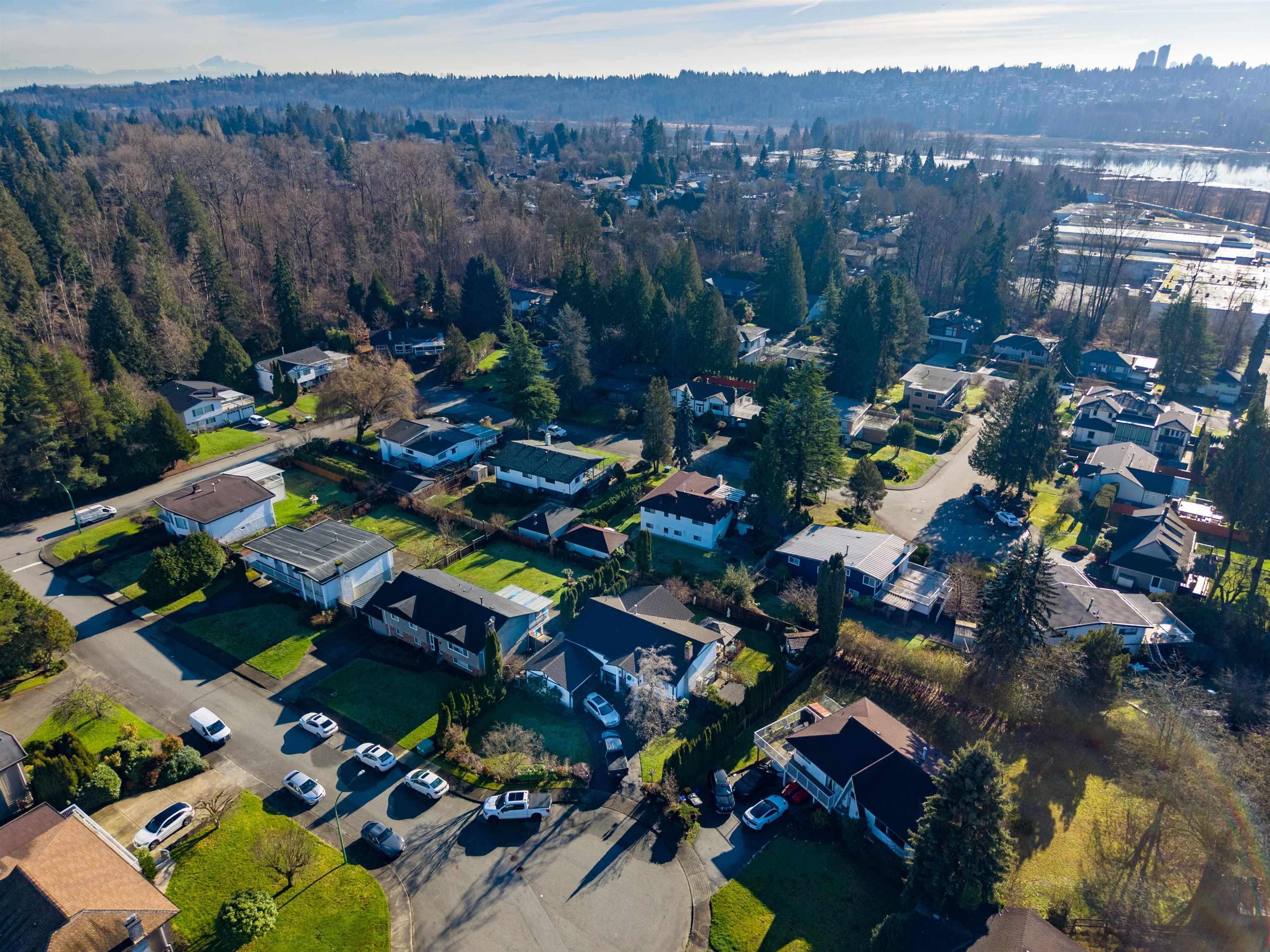 7158 Cardinal Court, Burnaby, V5A 1Y7 — photo 4