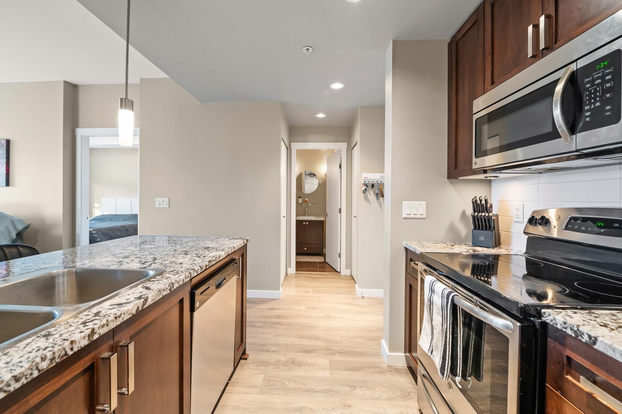209 - 2238 Whatcom Road, Abbotsford, V3G 0E6 — photo 4
