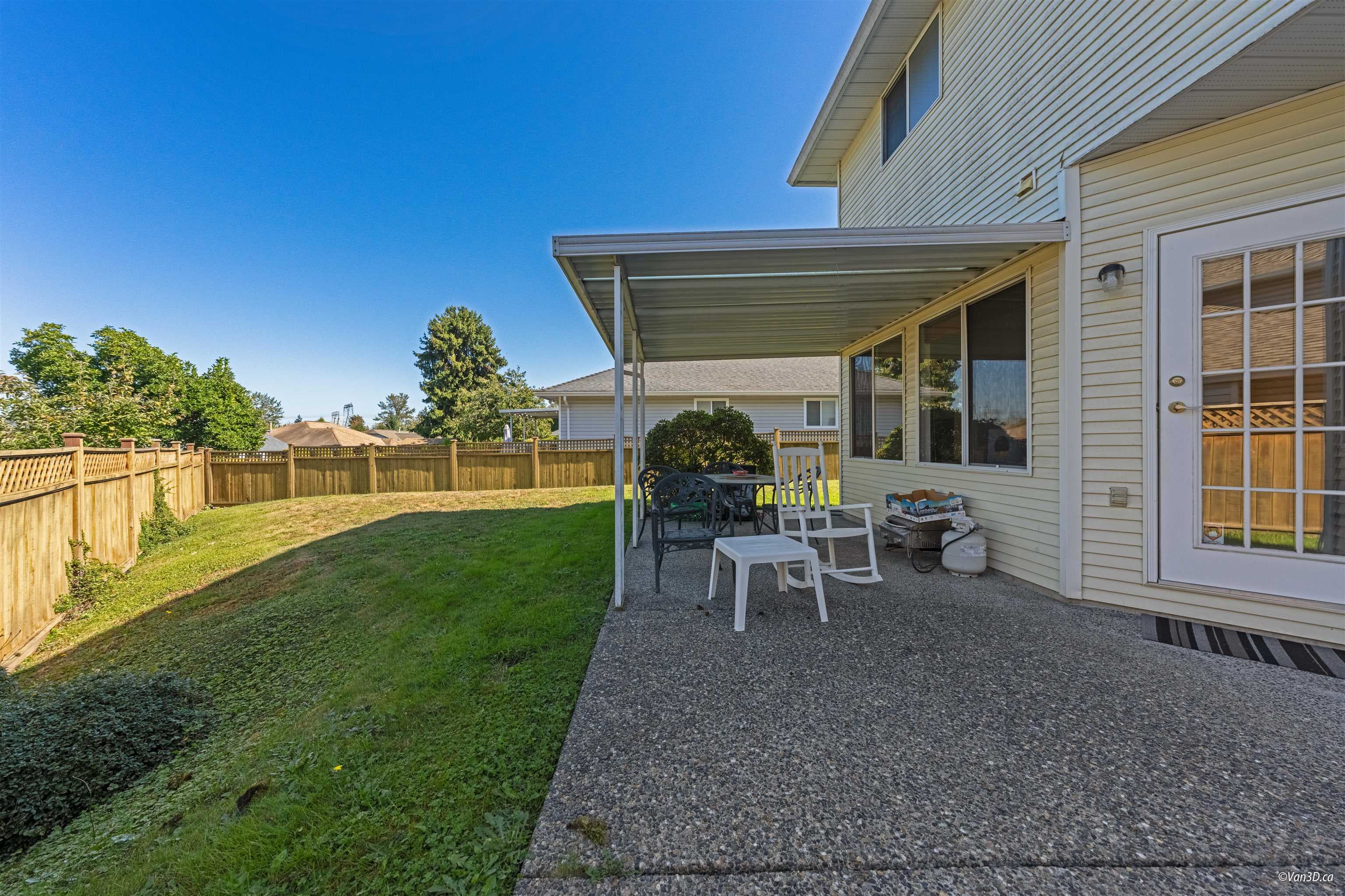 15303 28a Avenue, Surrey, V4P 1G4 — photo 3