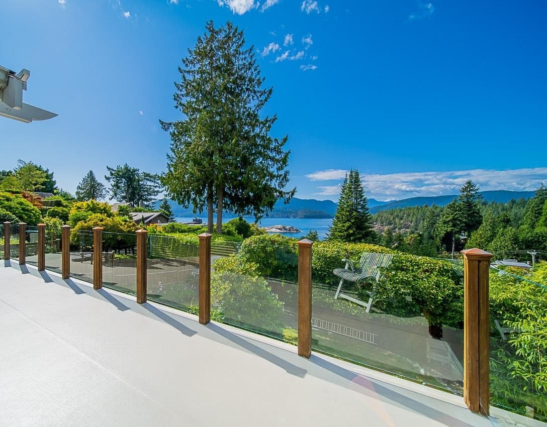6245 Nelson Avenue, West Vancouver, V7W 2A2 — photo 1