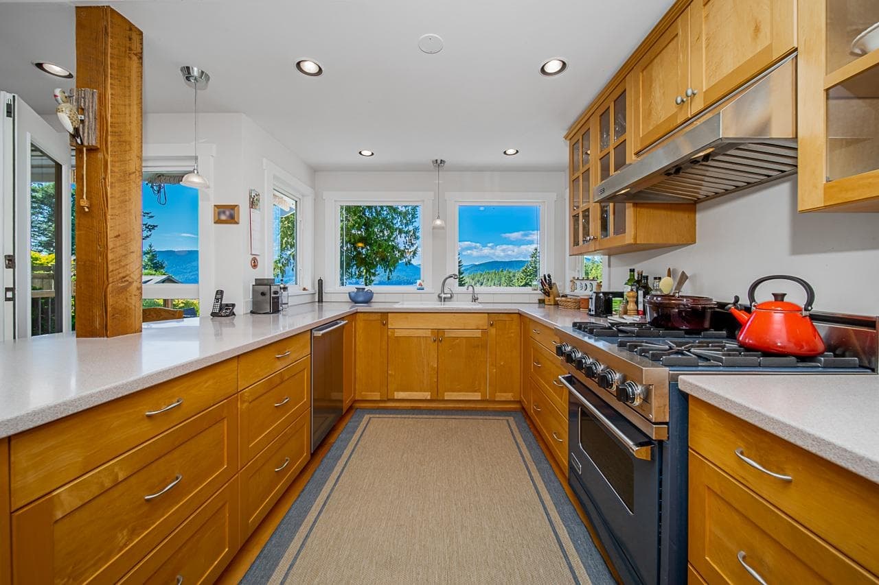 6245 Nelson Avenue, West Vancouver, V7W 2A2 — photo 5