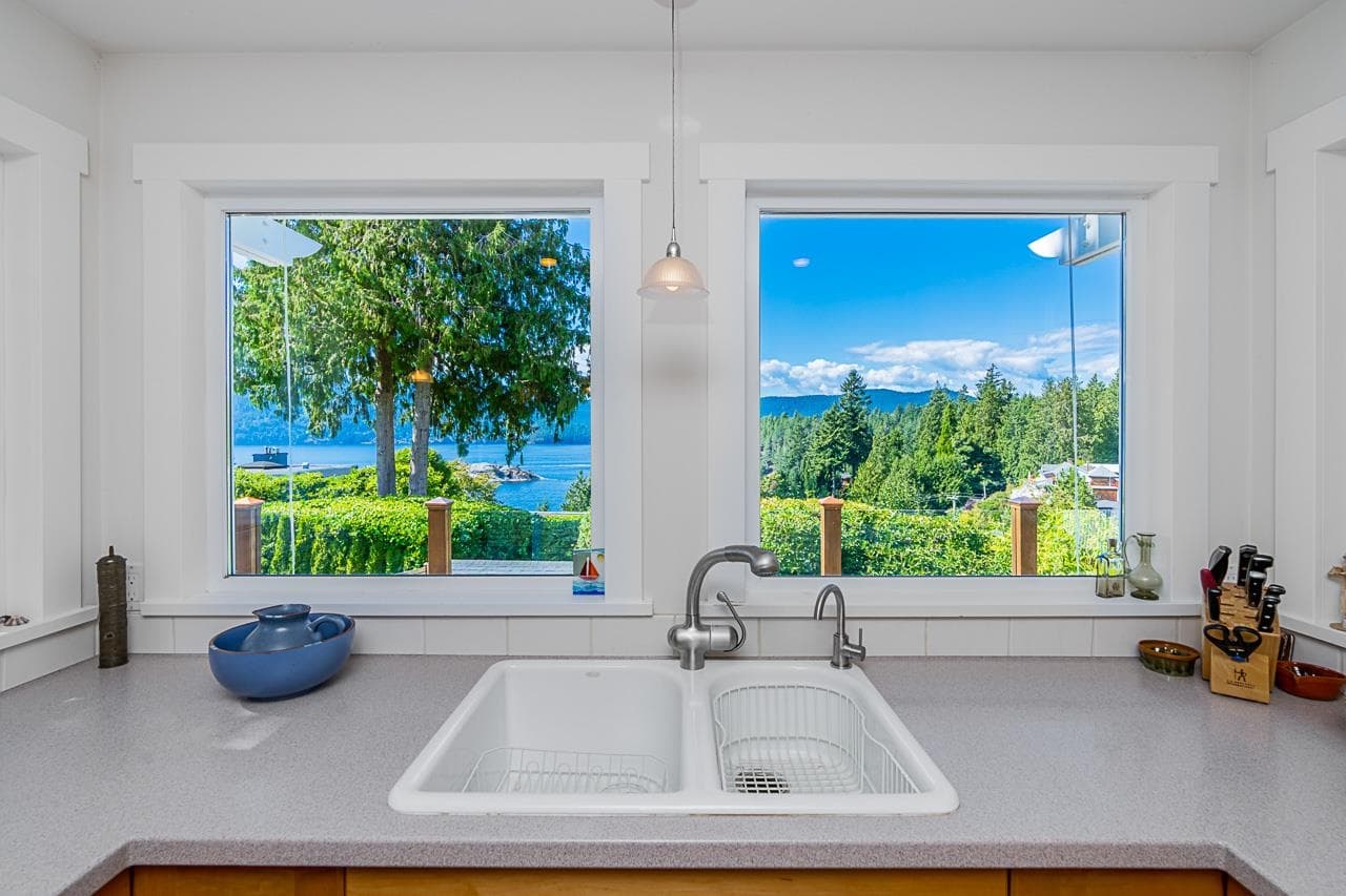 6245 Nelson Avenue, West Vancouver, V7W 2A2 — photo 4